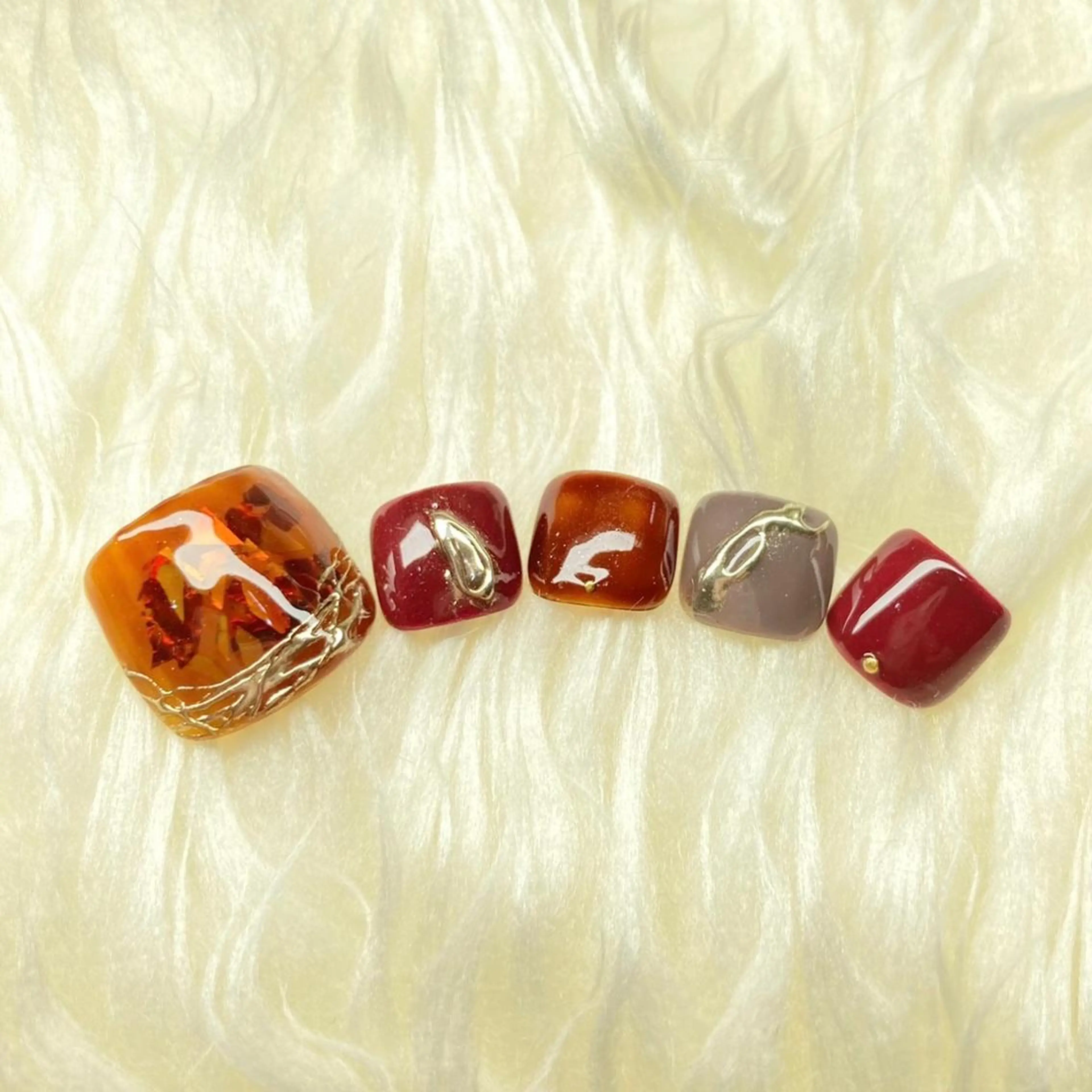 ネイル フットネイル ジェルネイル ミラーネイル ニュアンスネイル パラジェル Nail&eye Belire 新宿のネイルデザイン