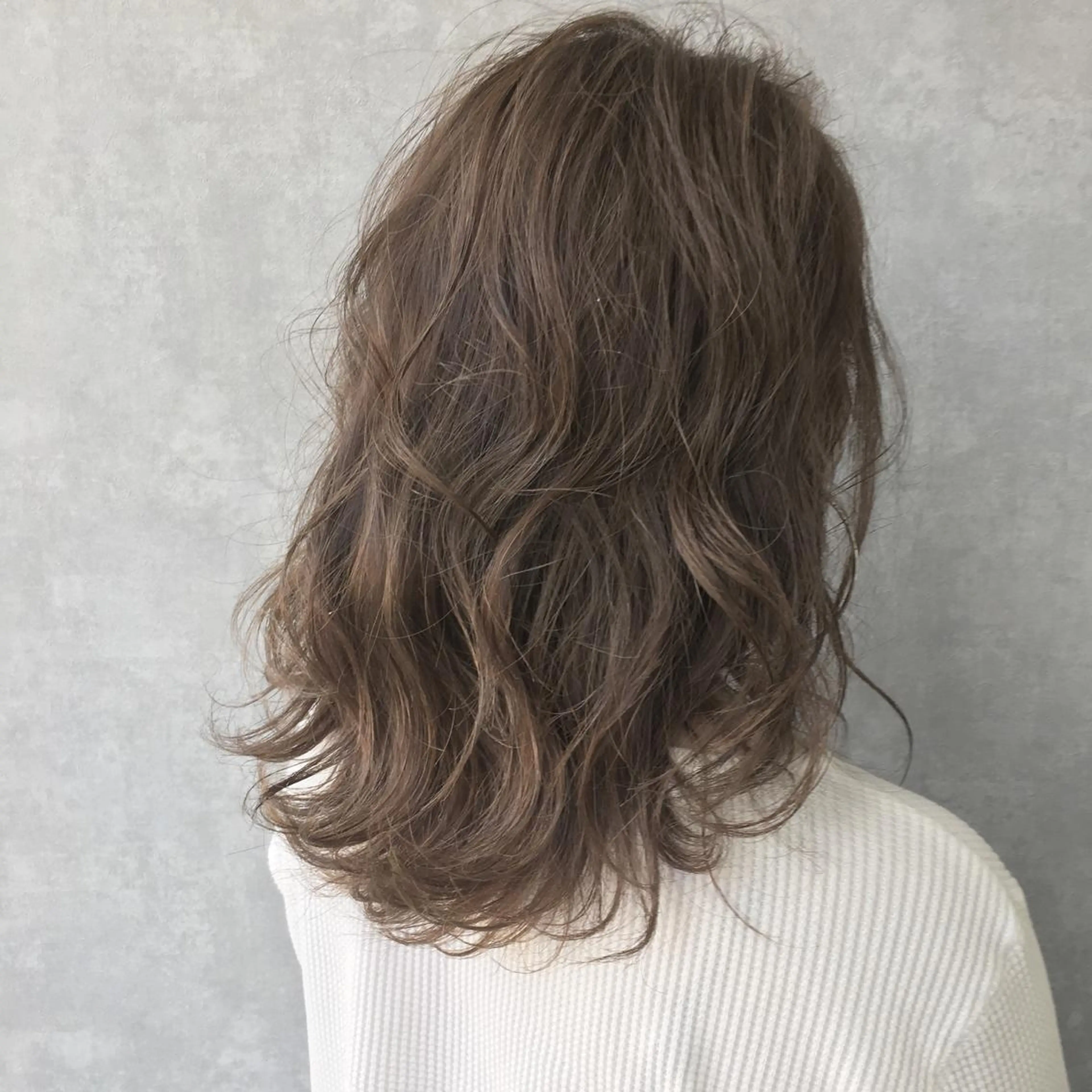 ミディアム カラー ブラウンカラー ハイライトカラー ハイライト レイヤーカット BLend 渋谷のヘアスタイル