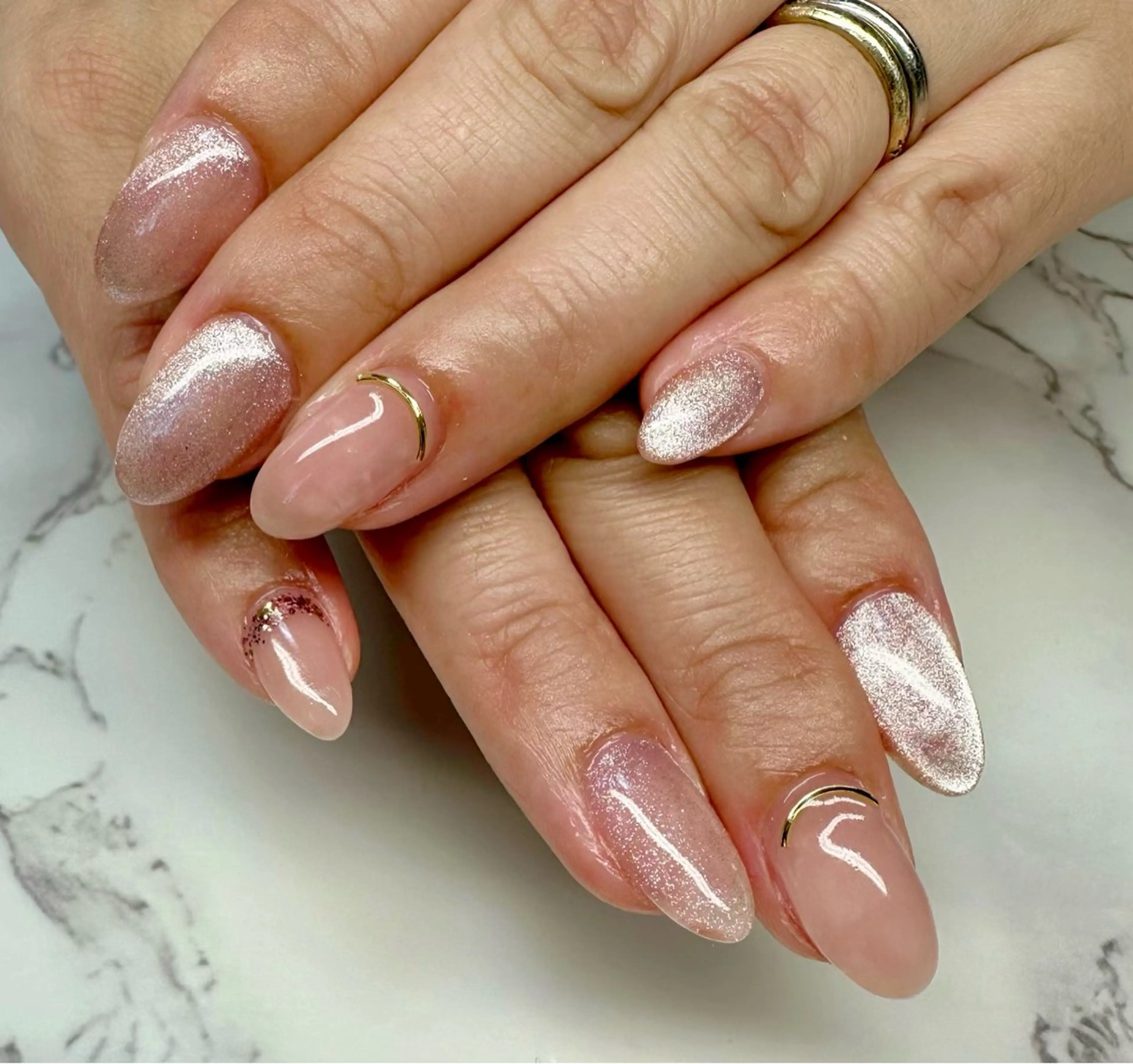 ネイル キラキラネイル マグネットネイル ミラーネイル ニュアンスネイル ワンカラーネイル M.N_ nailのネイルデザイン