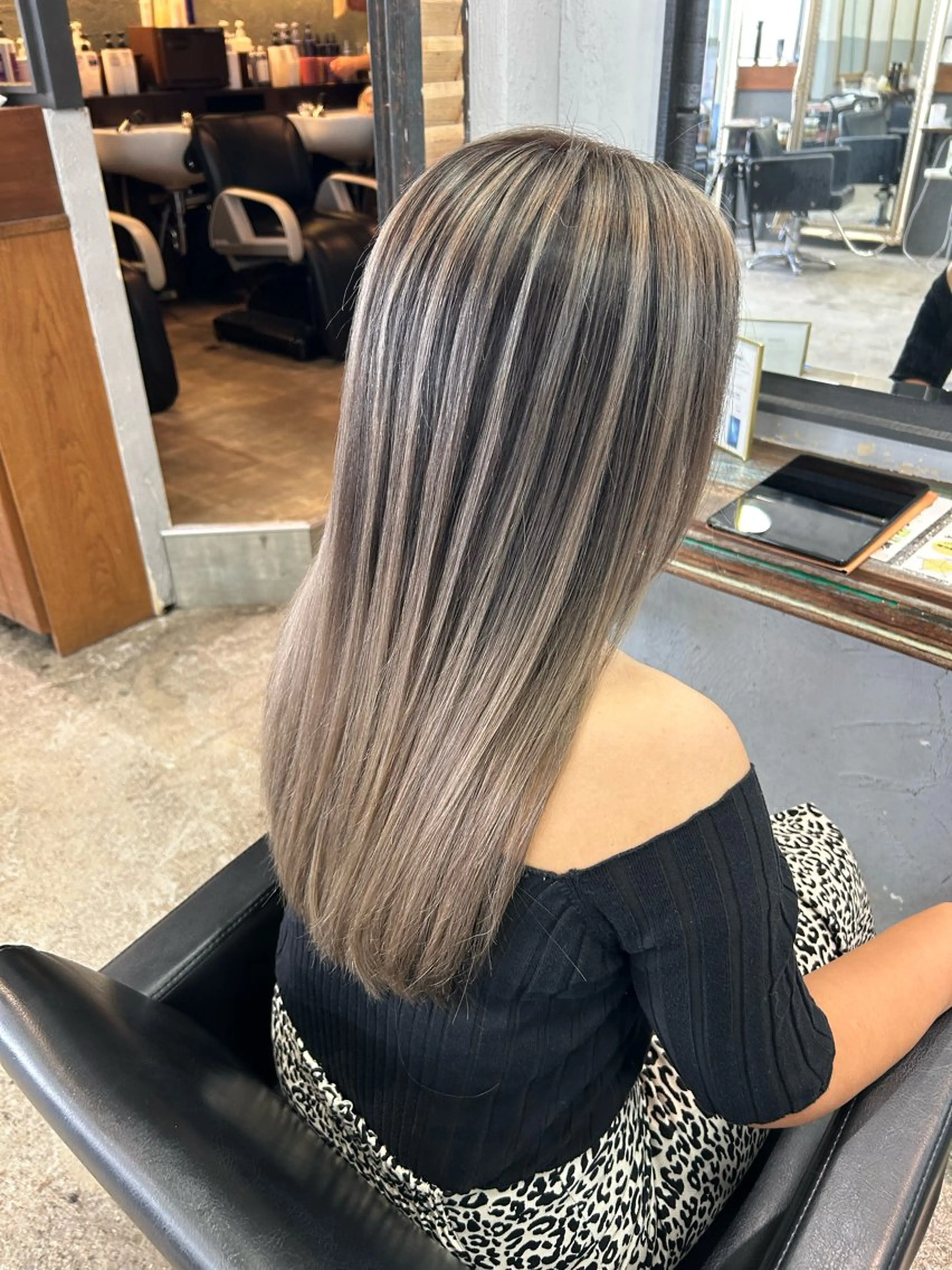 ロング レイヤーカット SITY. 🦋mamiya🦋のヘアスタイル