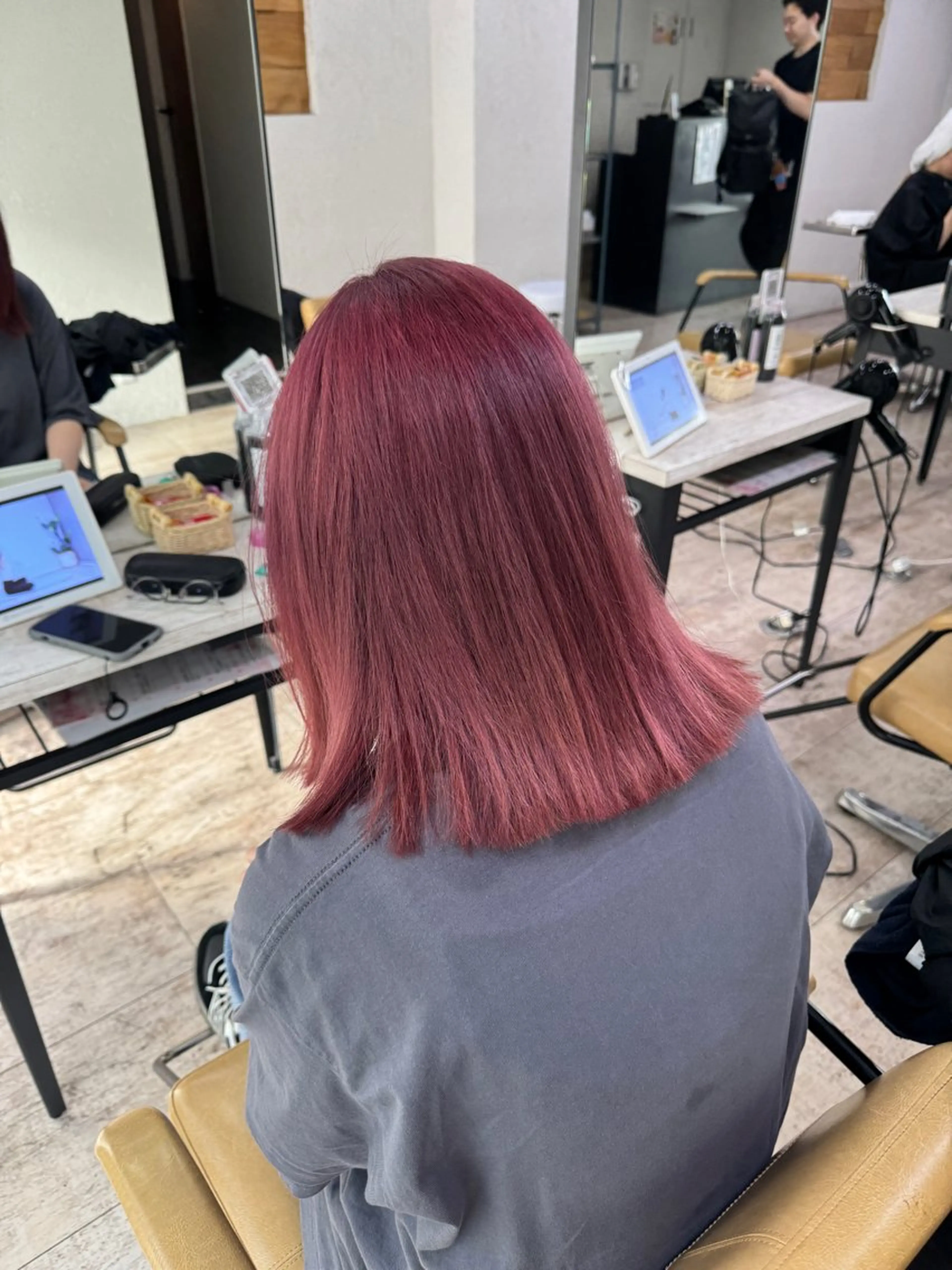 ミディアム カラー ピンクカラー ヘアカラー 槙川 郁弥のヘアスタイル