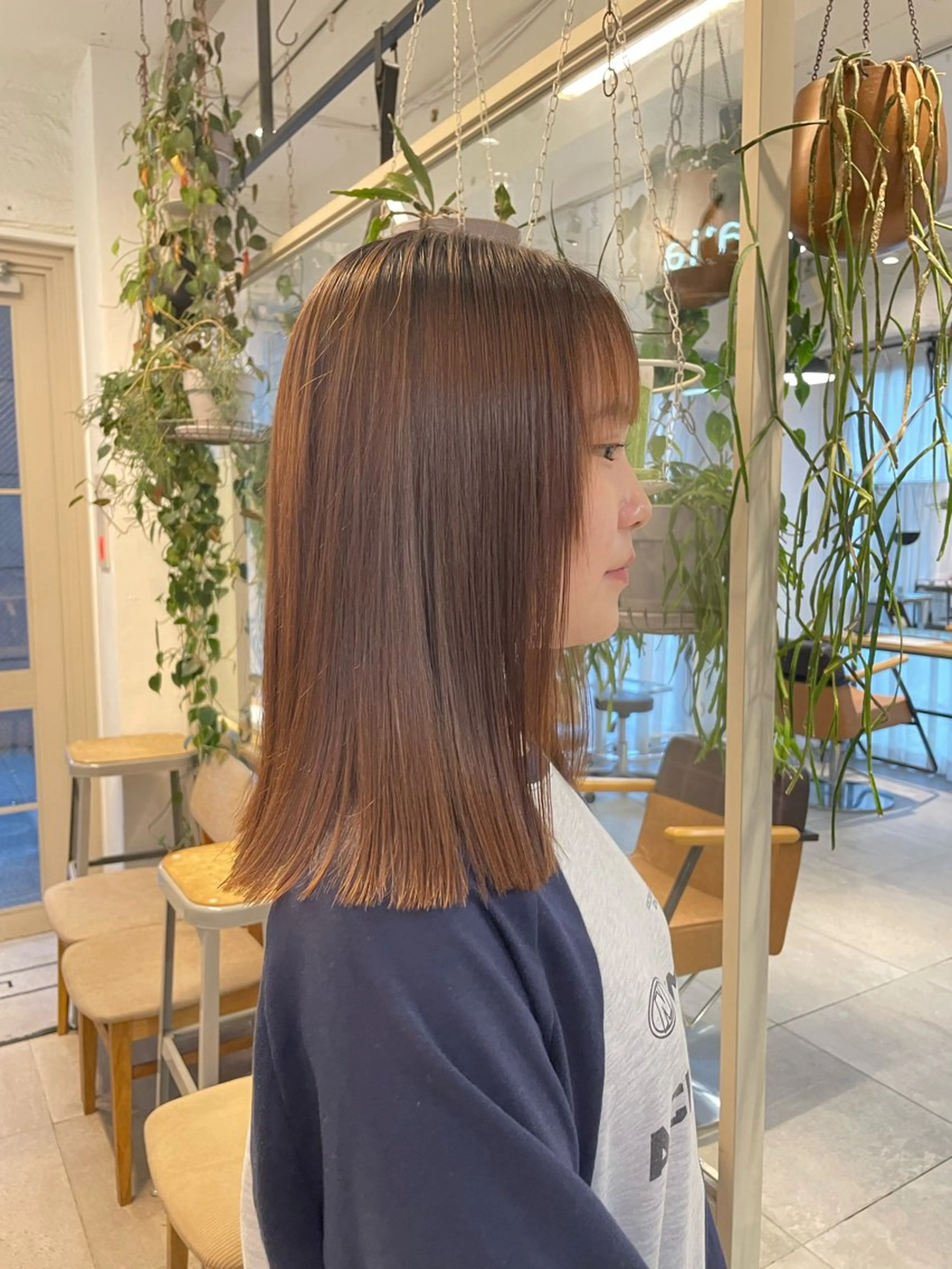 セミロング カット 縮毛矯正 トリートメント ミルクティー× グレージュMOMOのヘアスタイル