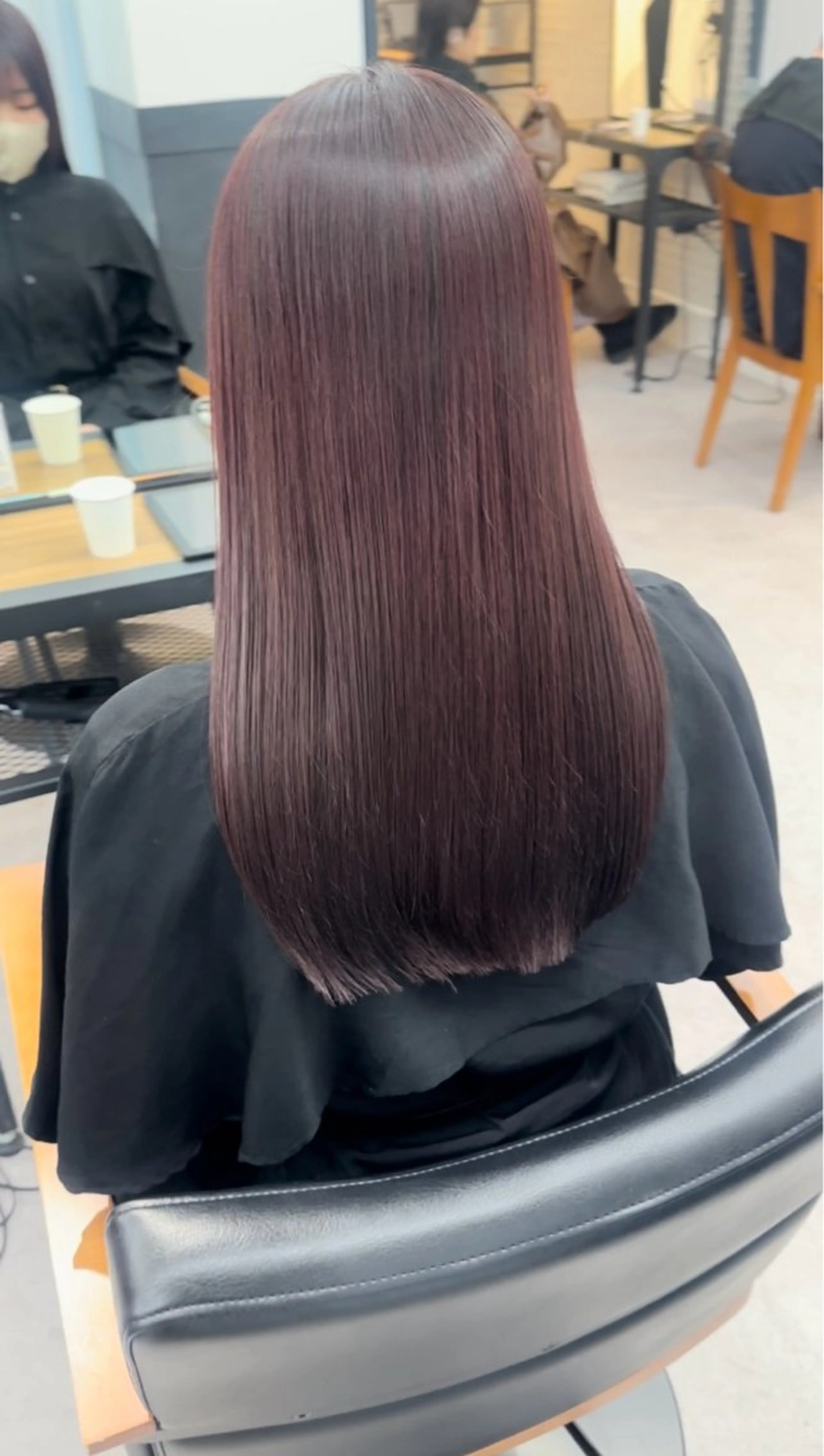 ミディアム カラー パーマ ヘアアレンジ メンズ キッズ ヘアカラー レイヤーカット／顔周 りカット/縮毛矯正のヘアスタイル