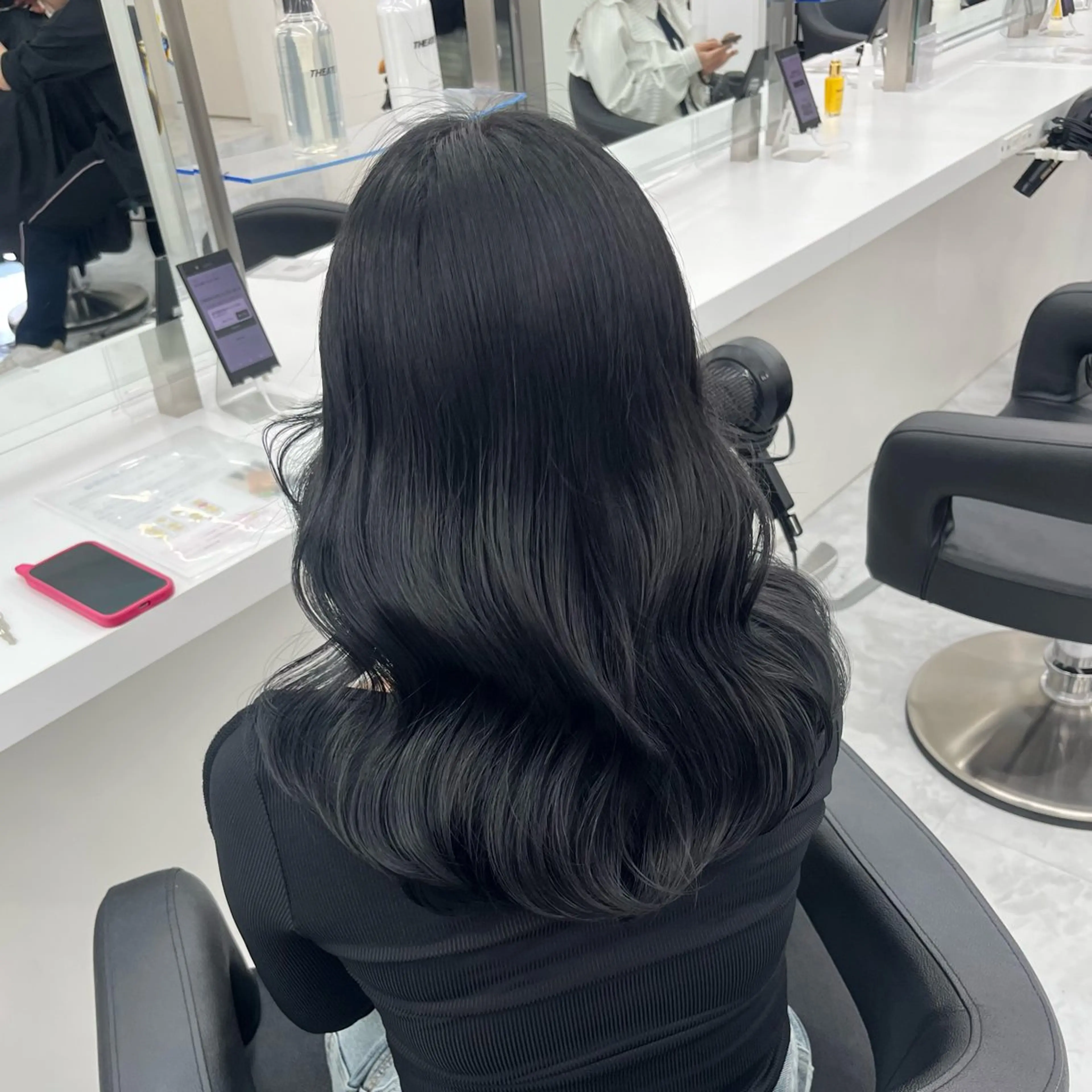 セミロング カラー 黒髪 ブリーチ ブルーカラー ブルーブラック ダークグレー ヘアカラー トリートメント 天神/ケアブリーチ/ 髪質改善/上質艶髪のヘアスタイル