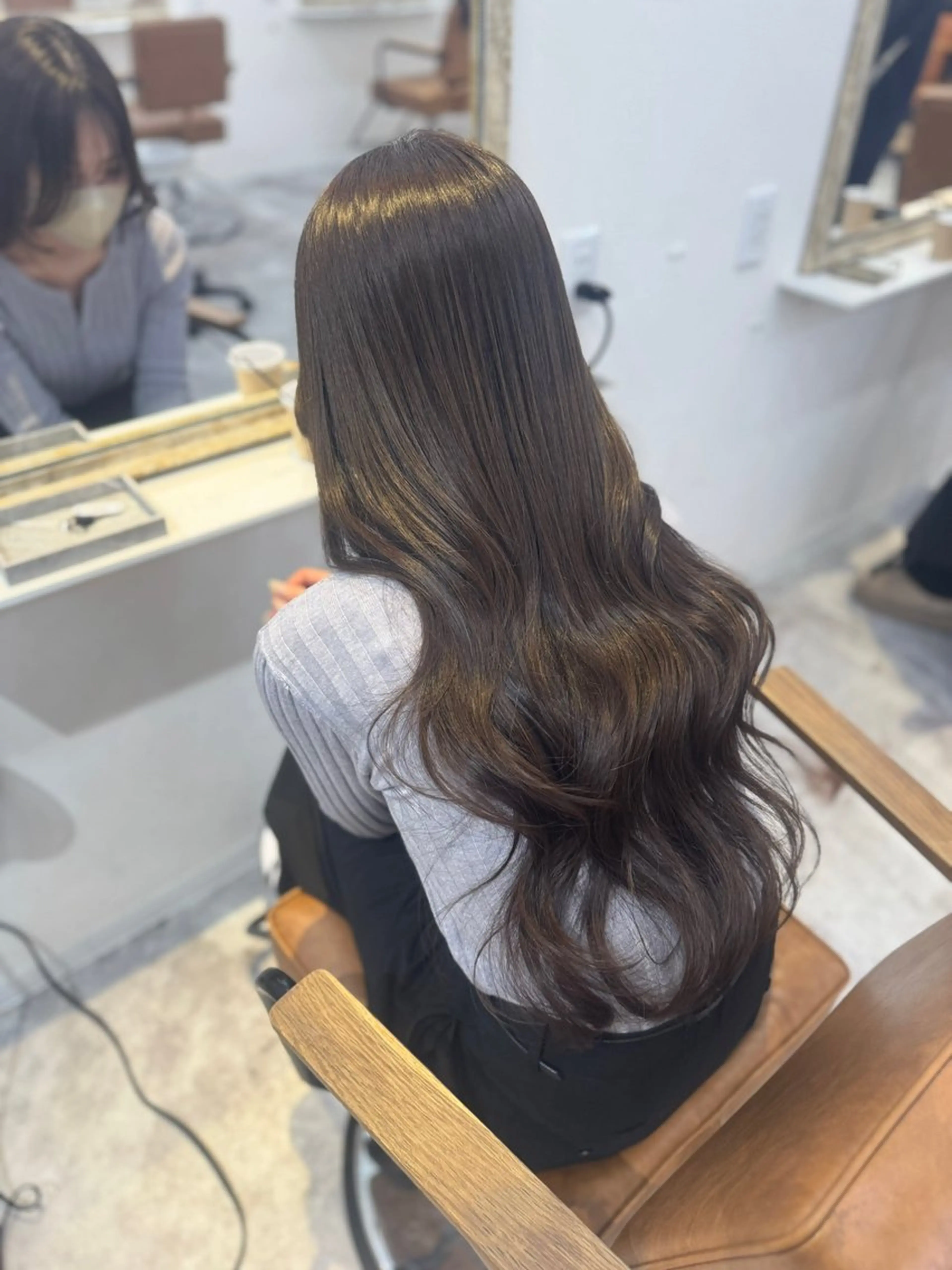 ロング カラー アッシュ アッシュブラウン ベージュカラー 黒髪 ブリーチ 赤み無し柔らかカラー 【梅田】madokaのヘアスタイル