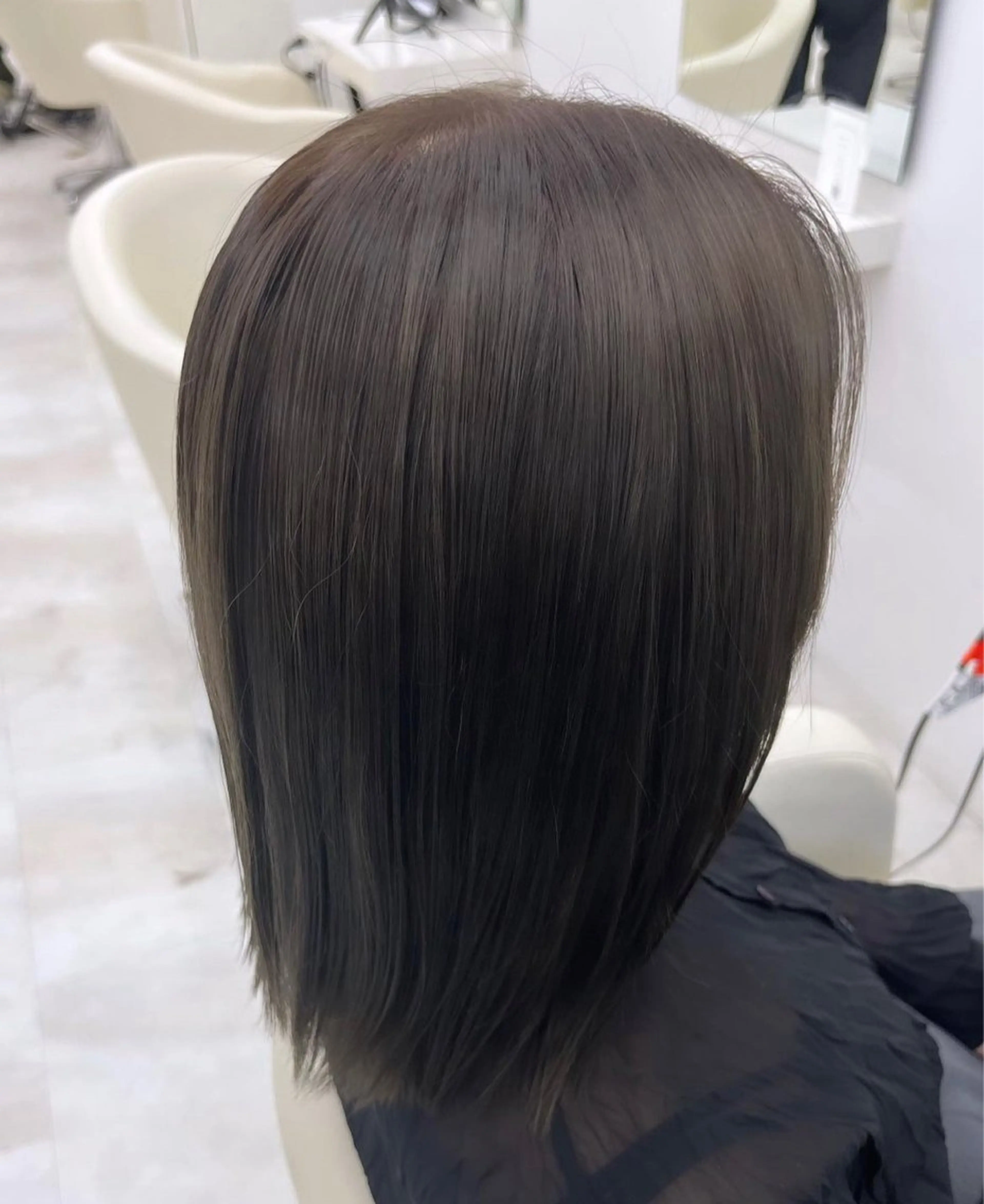 セミロング カラー グレージュ オリーブグレージュ オリーブグレー momo /レイヤー/暖色のヘアスタイル