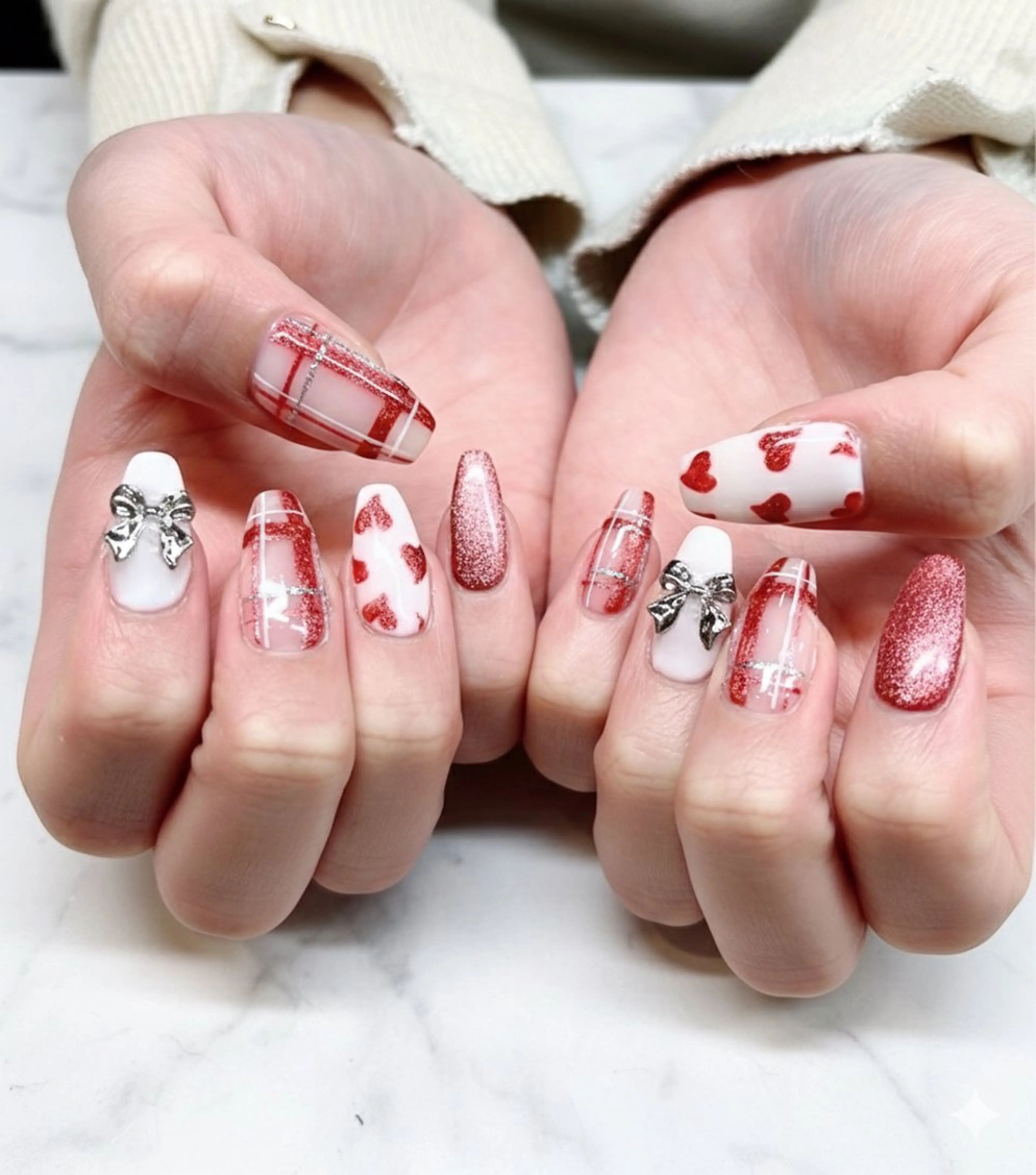 ネイル フレンチネイル ラメ(グリッター) ラメグラデーション マグネットネイル 持ち込み ハンドネイル ティーエヌ 金山駅東口店のネイルデザイン