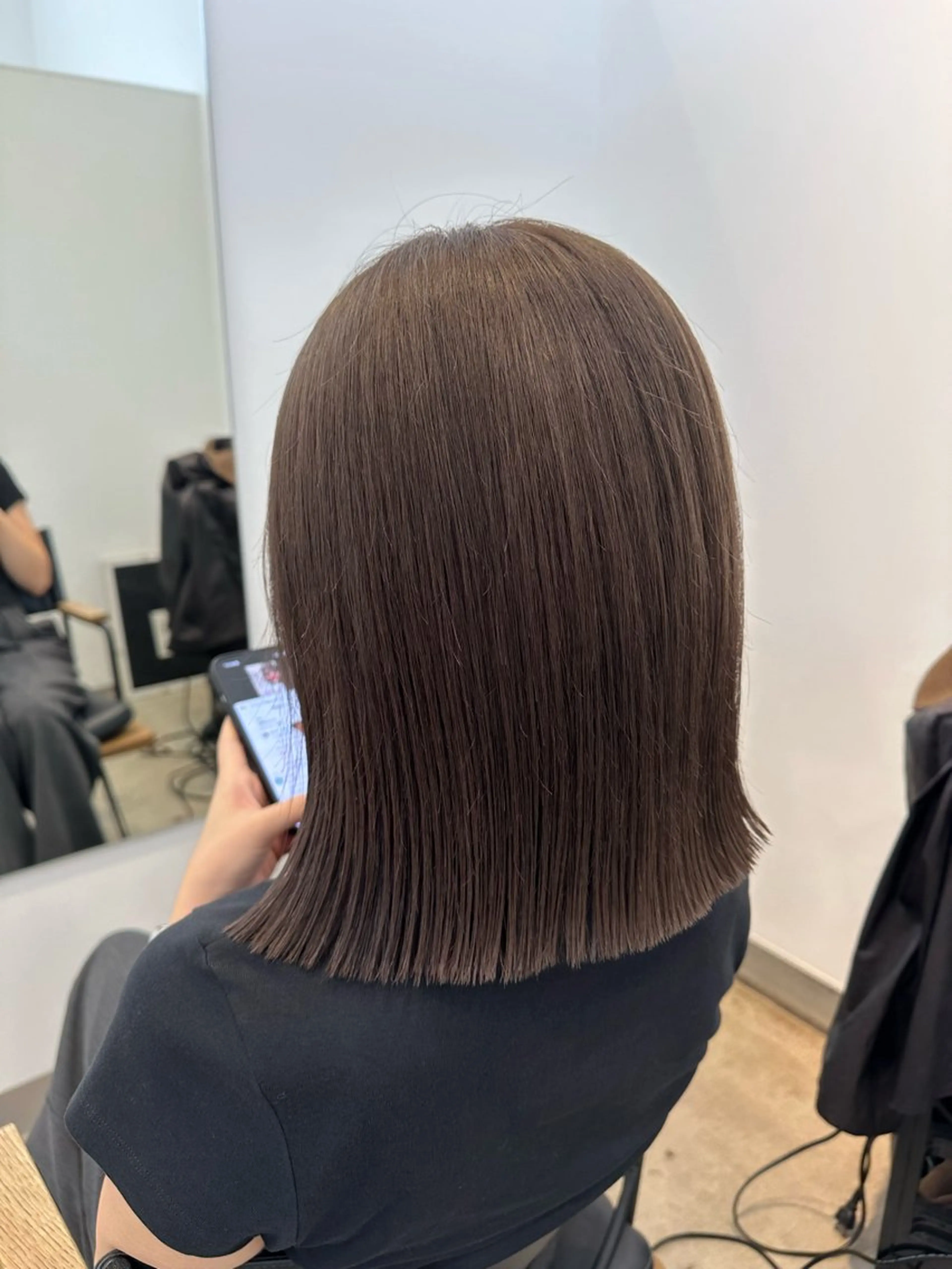 ミディアム カラー グレージュ ボブ カット ヘアカラー トリートメント 茂木 理紗のヘアスタイル