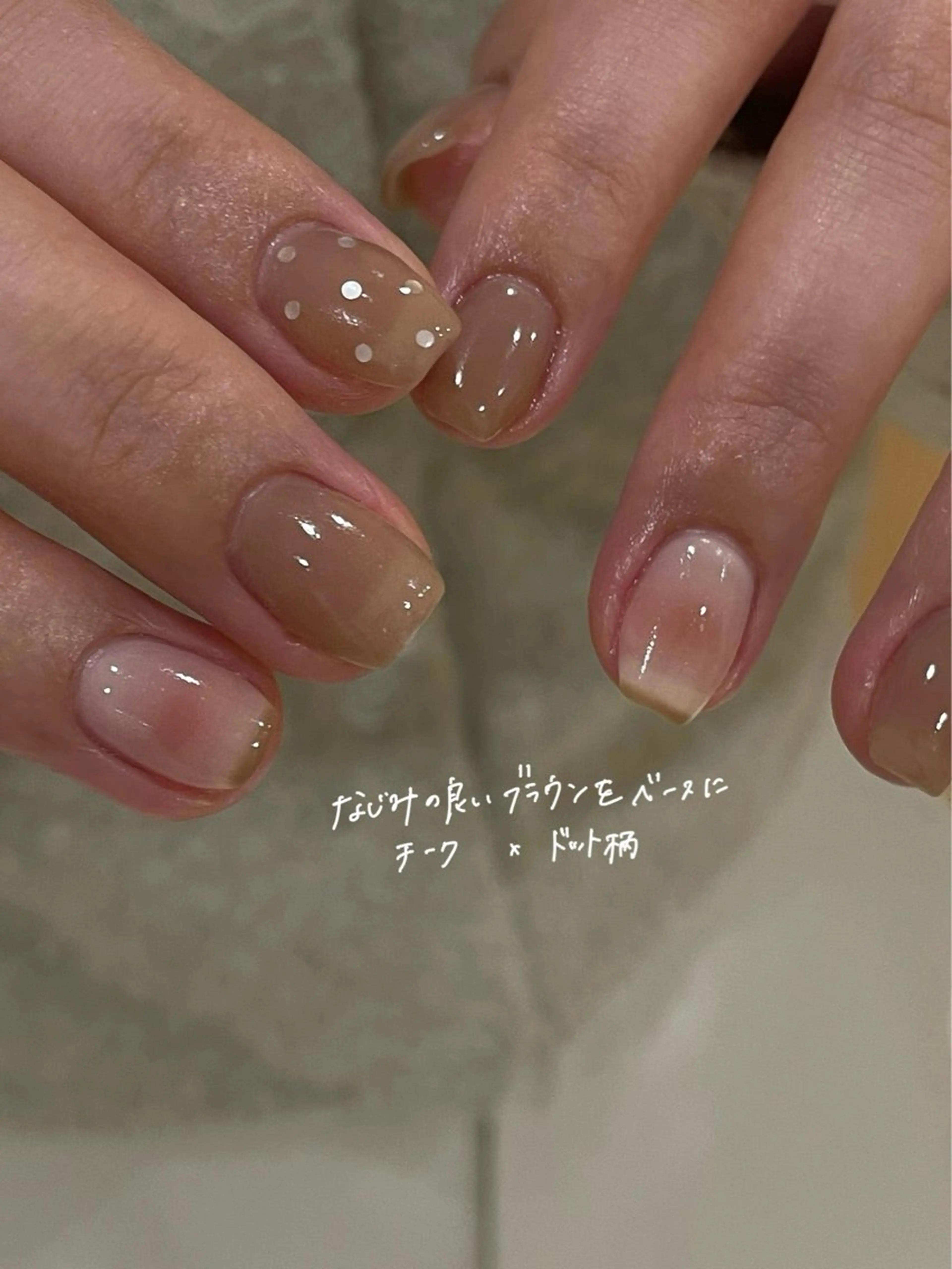 ネイル チークネイル ドット ハンドネイル you (ユウ)のネイルデザイン