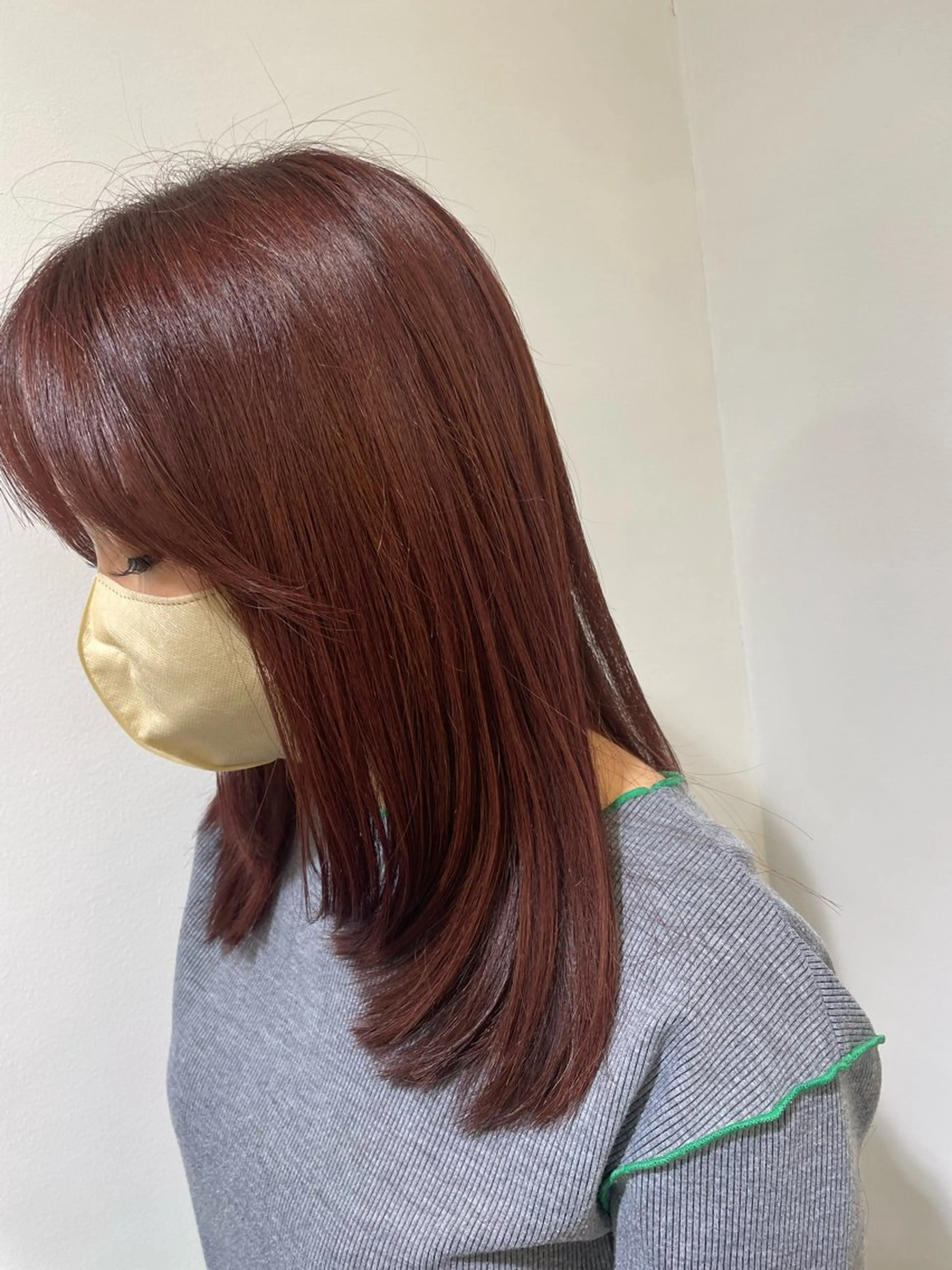 ミディアム ピンクブラウン 顔まわりレイヤー 顔周りカット レイヤーカット かすみ  ︎︎のヘアスタイル