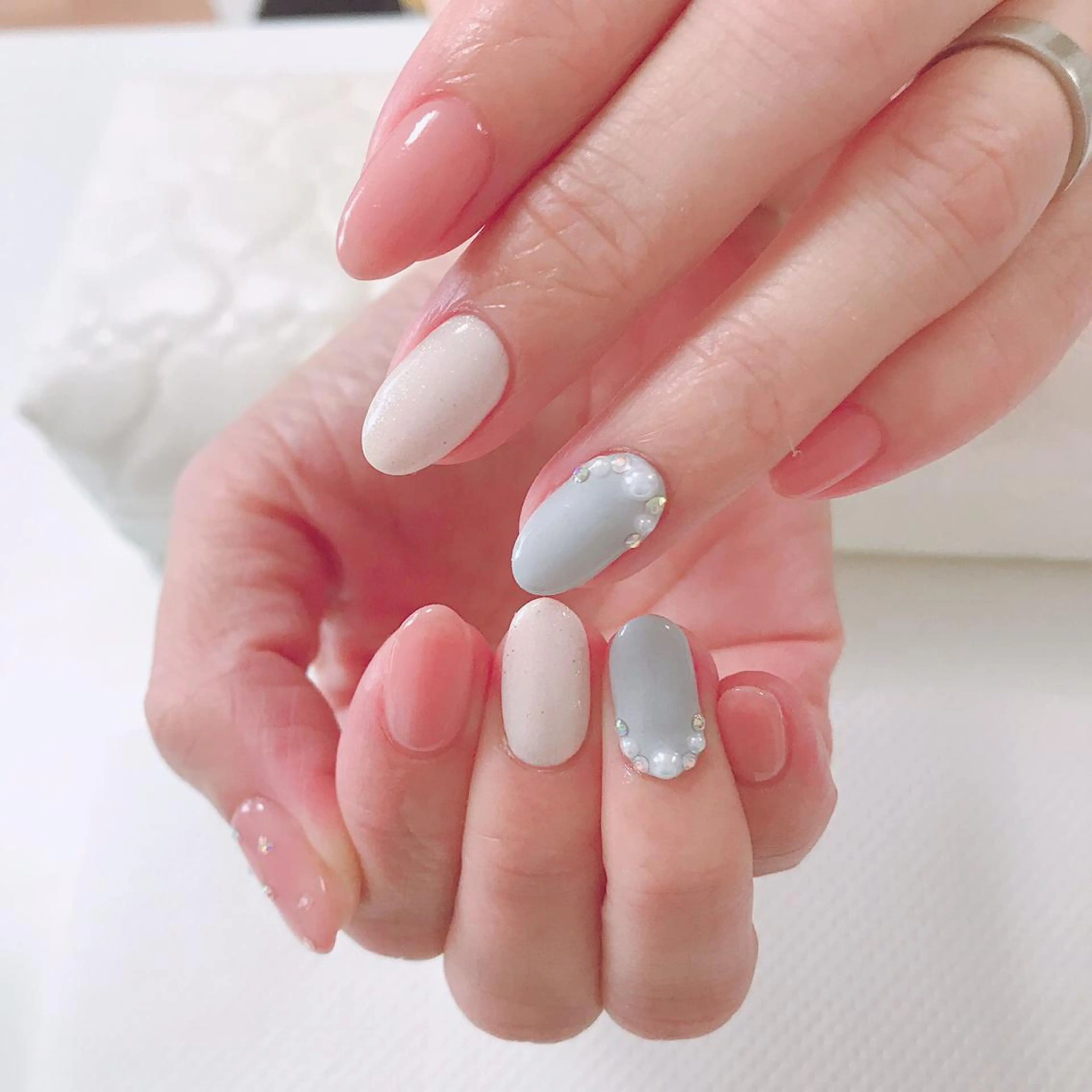 ネイル アートネイル 長さ出し フットネイル グリーン ニュアンスネイル Lily Roseスタッフ一同のマツエク・マツパデザイン