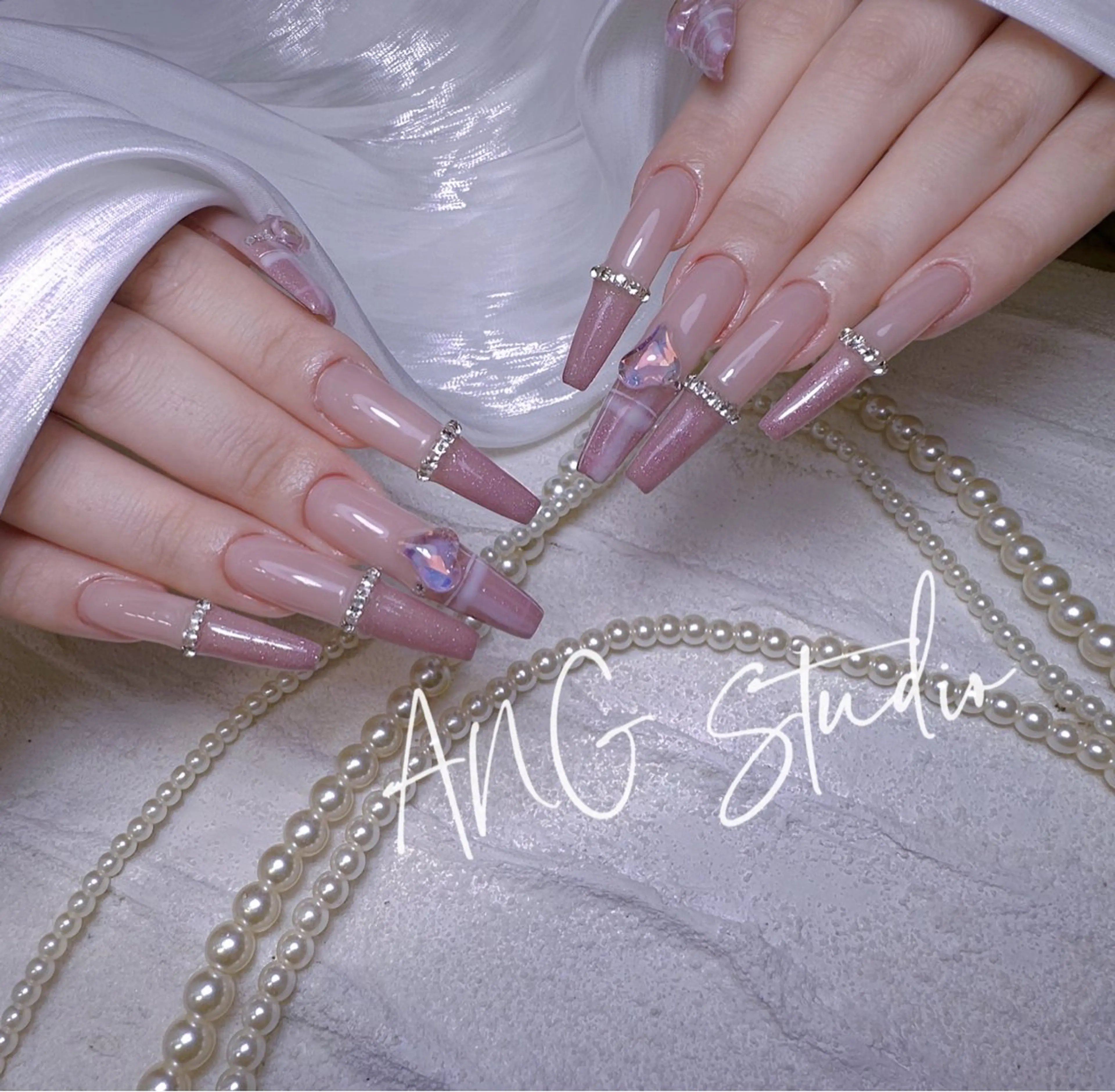 ネイル ロングネイル ハンドネイル ハンドケア ANG Studioのネイルデザイン