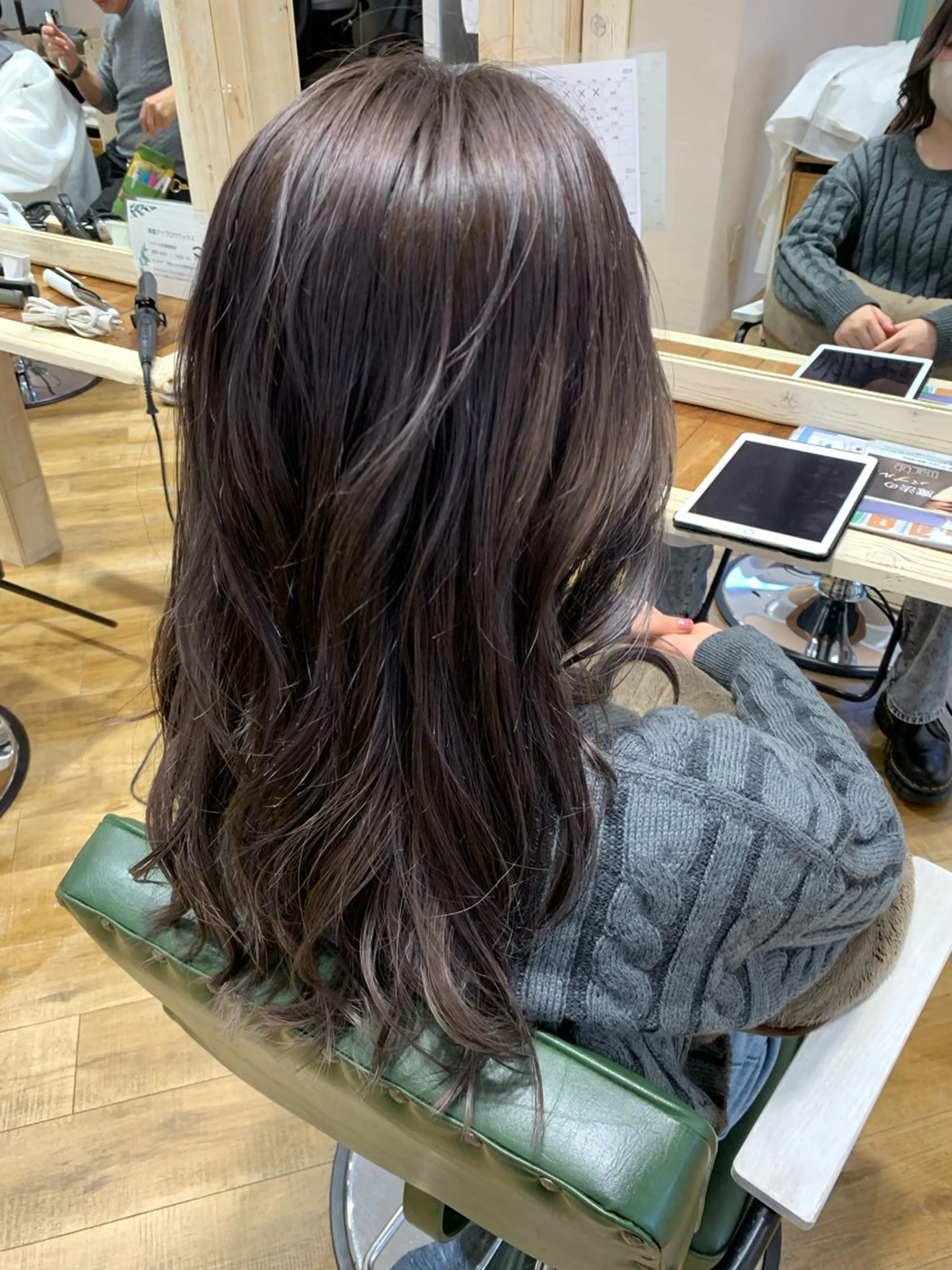 ロング 森  髪質改善🫧 透明感カラーのヘアスタイル