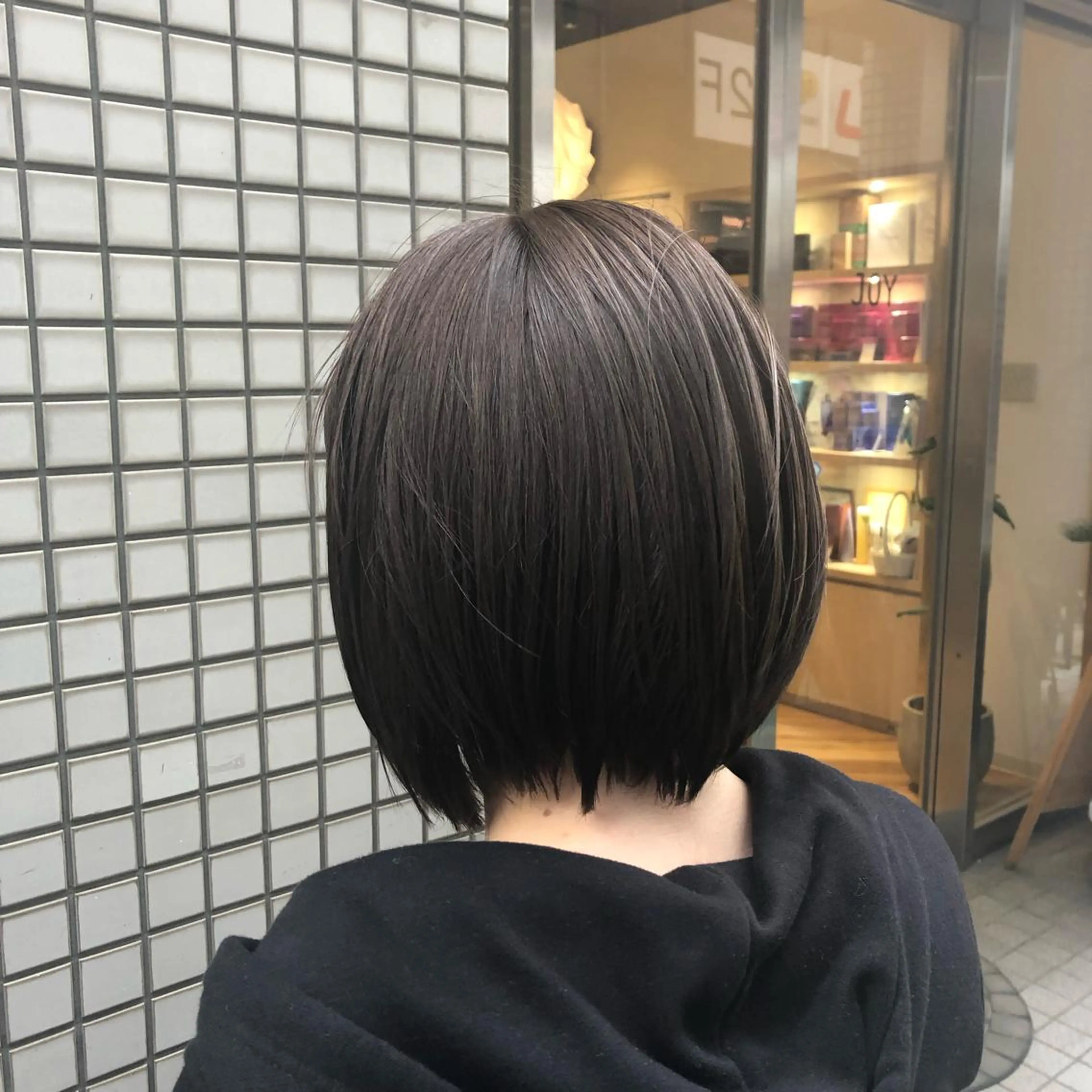 ショート カラー アディクシーカラー 伊東 彩花のヘアスタイル