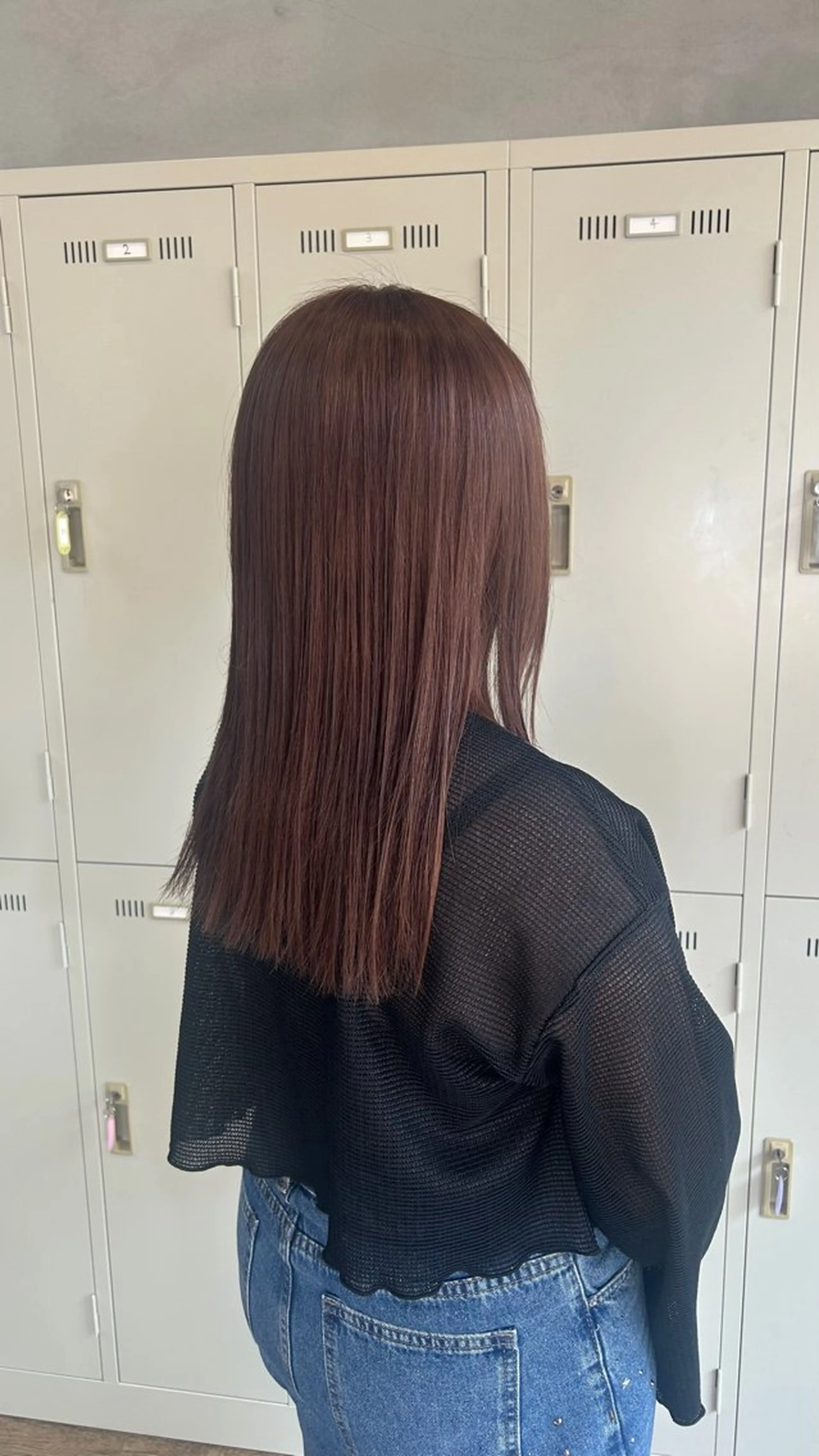 セミロング 神田 姫奈のヘアスタイル