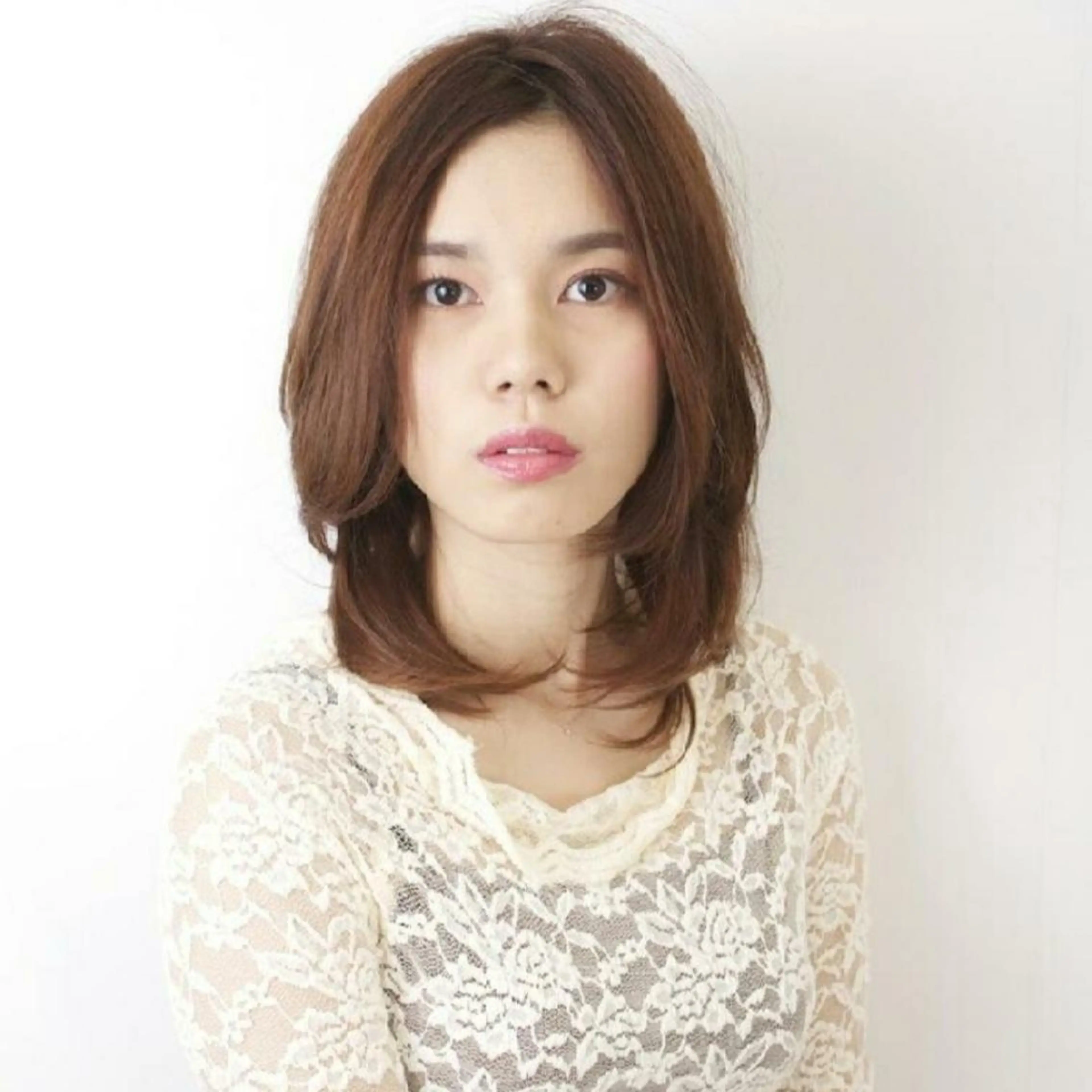 ミディアム カラー ミディアムパーマ バレイヤージュ ベージュカラー 黒髪 ブルーカラー カット ヘアカラー トリートメント フリーランス所属・韓国ヘア レイヤー くびれヘアMATSUのヘアスタイル