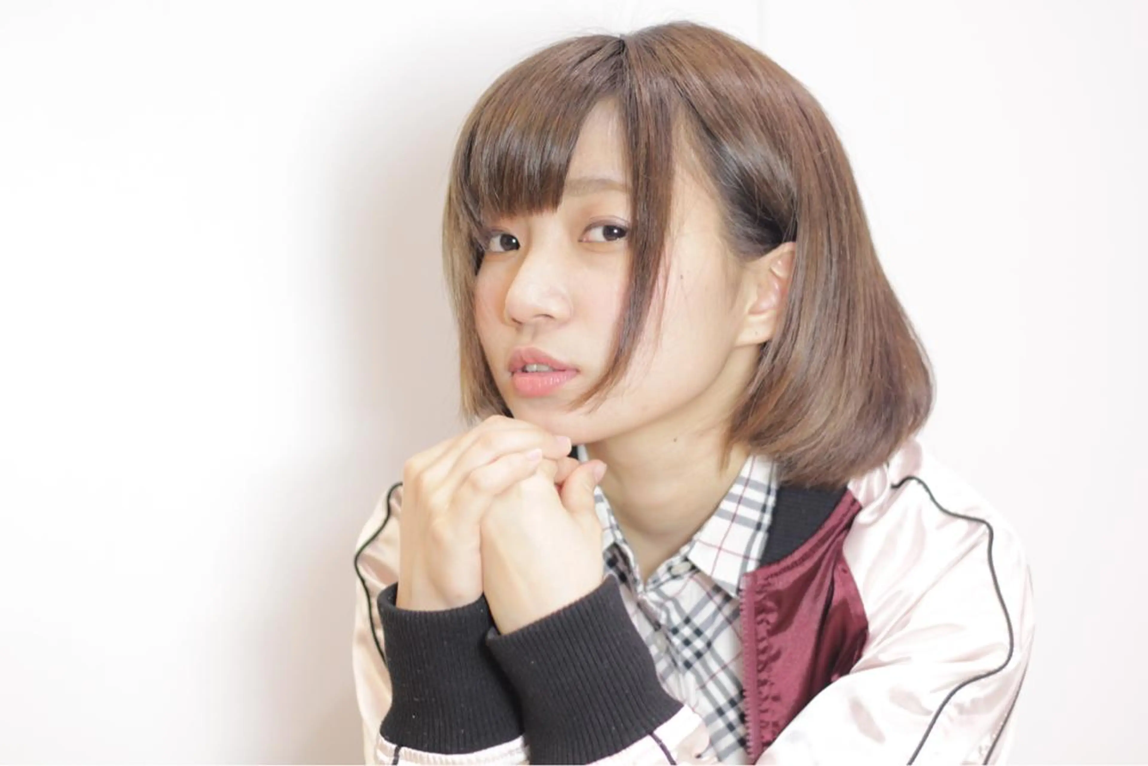 ショート カラー ミドウチ アヤカのヘアスタイル