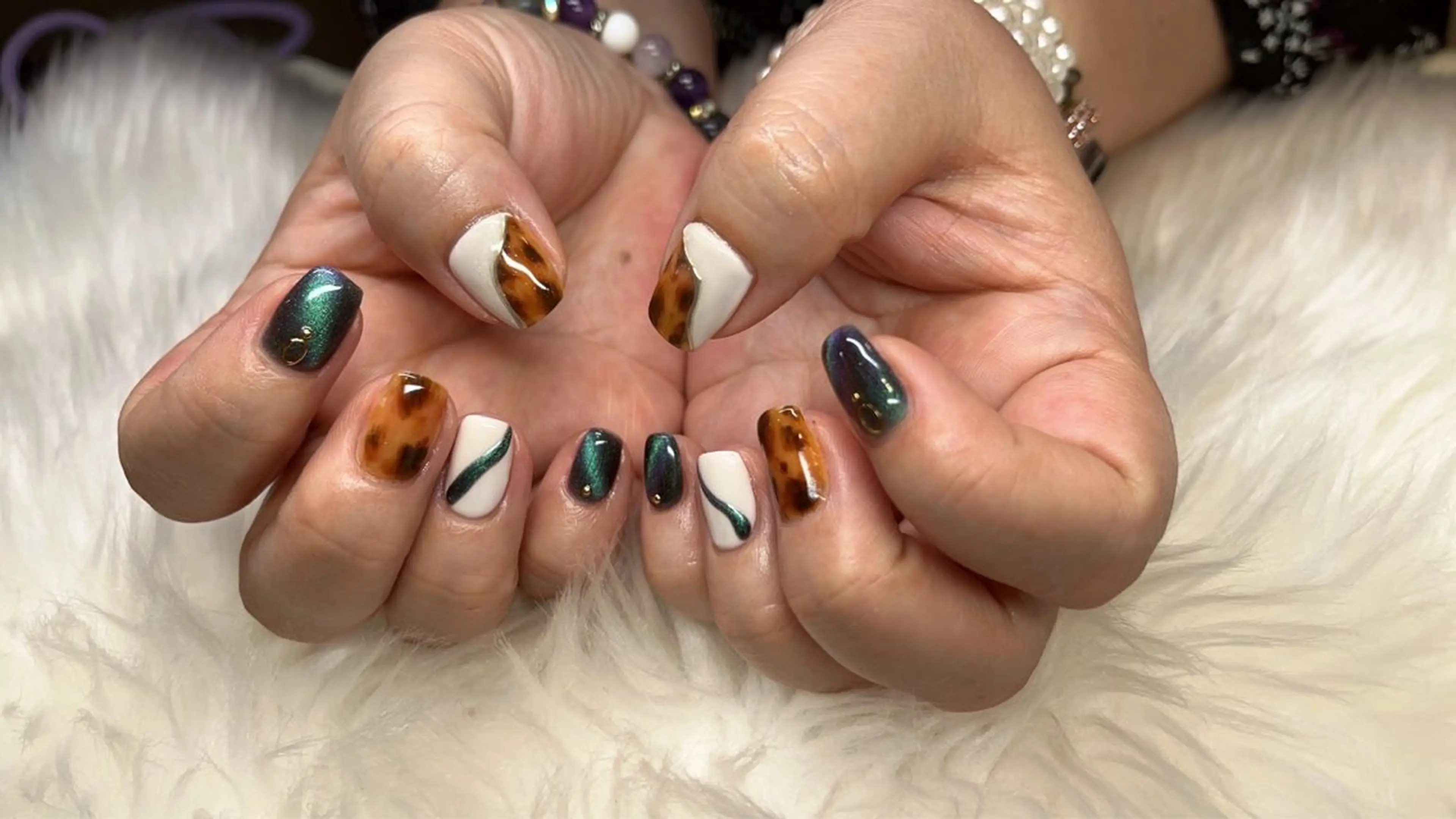 ネイル 持ち込み ハンドネイル ティーエヌ 金山駅東口店のネイルデザイン