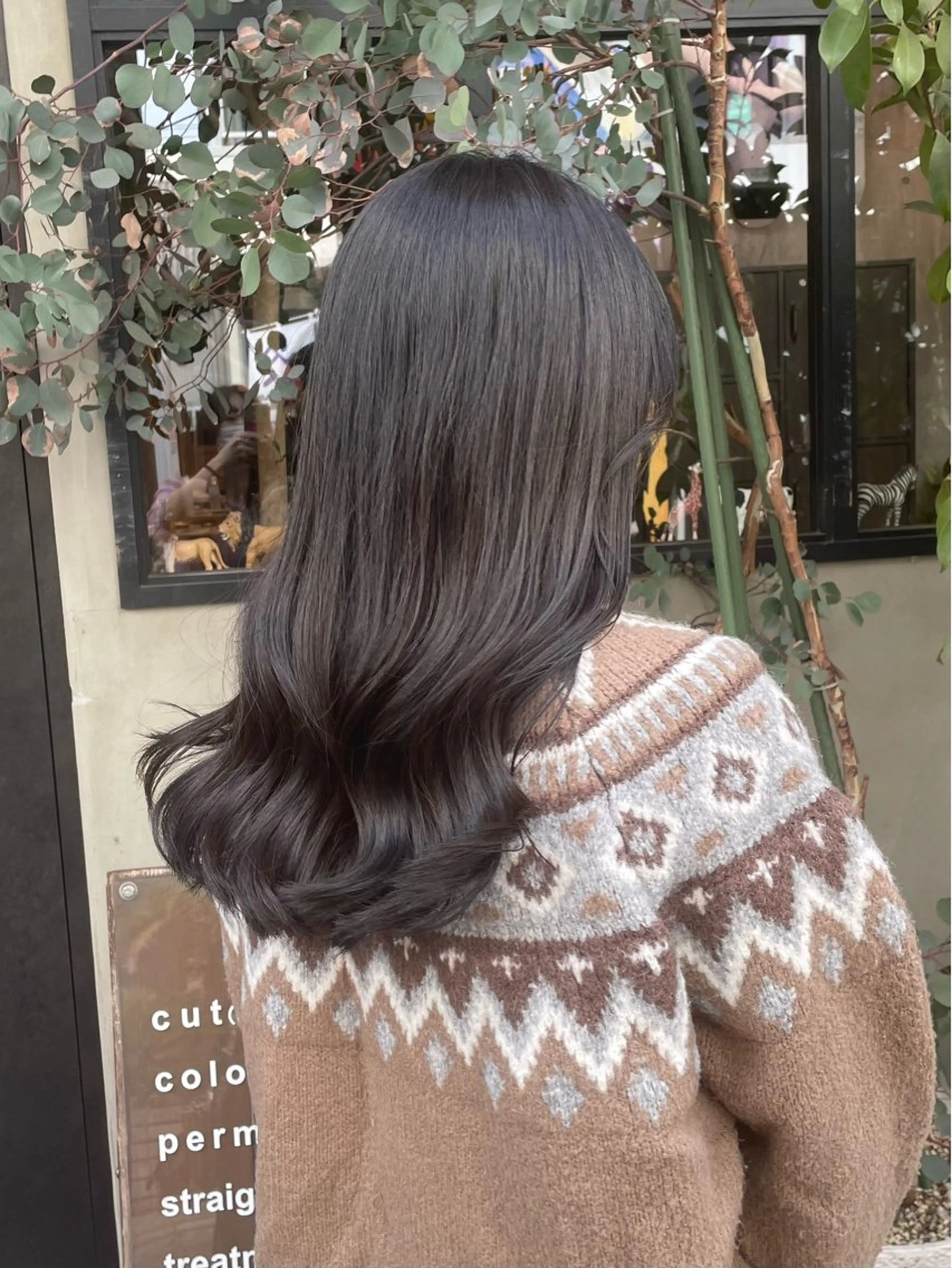 カラー ダークグレー ヘアカラー トリートメント 竹内 春奈のヘアスタイル