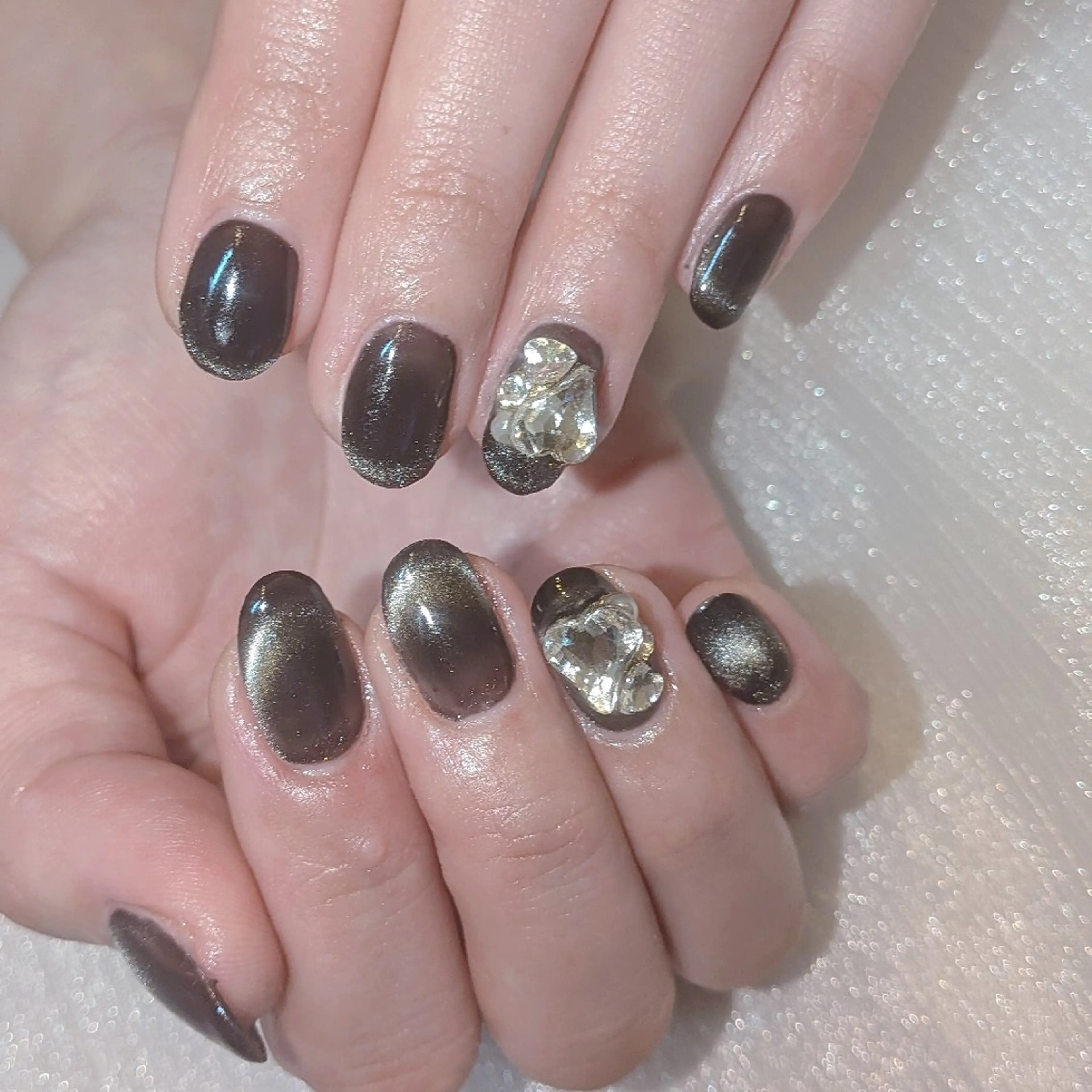 ネイル ジェルネイル キラキラネイル マグネットネイル 冬ネイル フィルイン・深爪矯正 長さ出し・リラク
のネイルデザイン