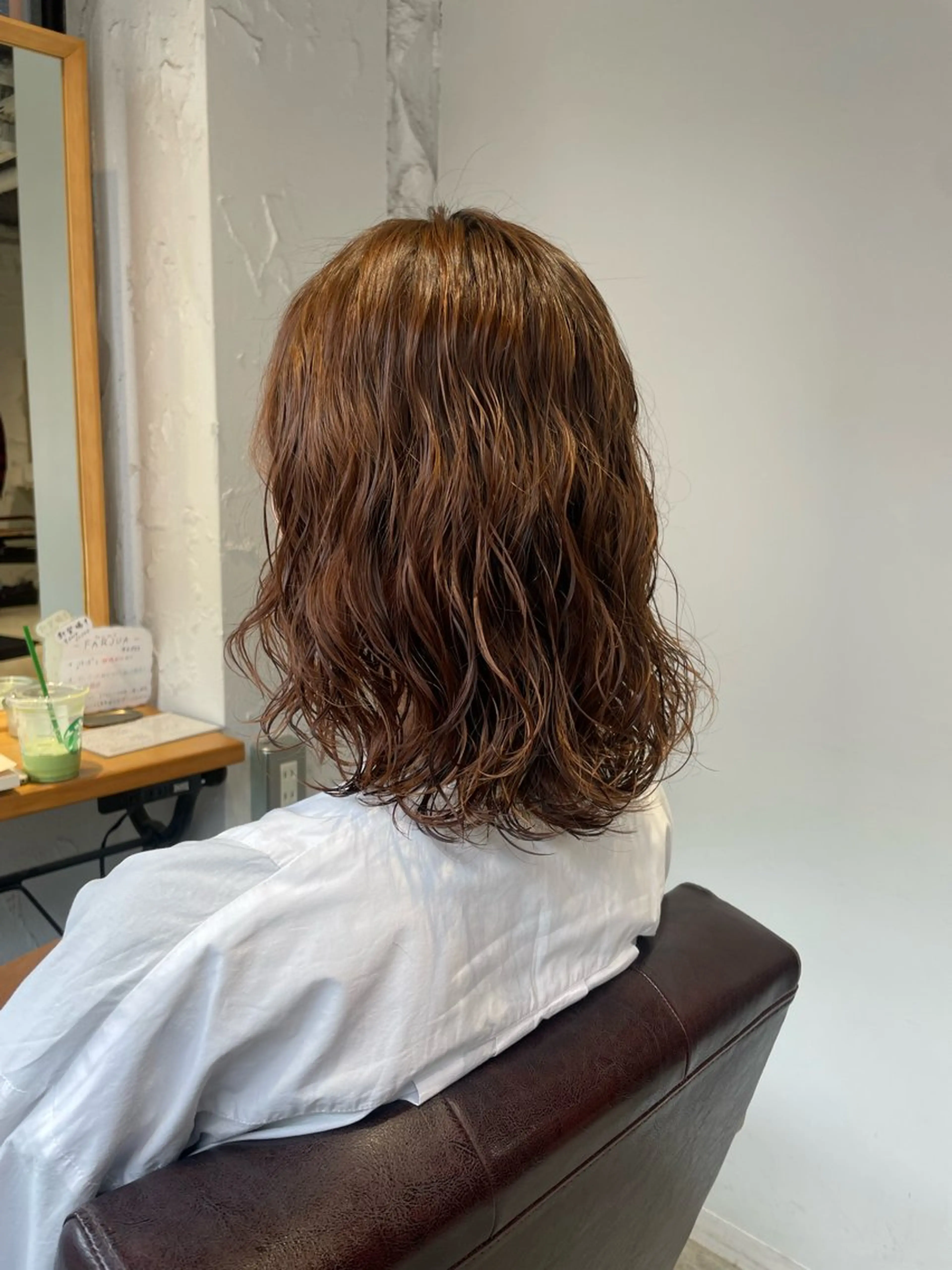 ミディアム カラー パーマ ミディアムパーマ 伸ばしかけ ニュアンスパーマ レイヤー×初 パーマ|hinakoのヘアスタイル