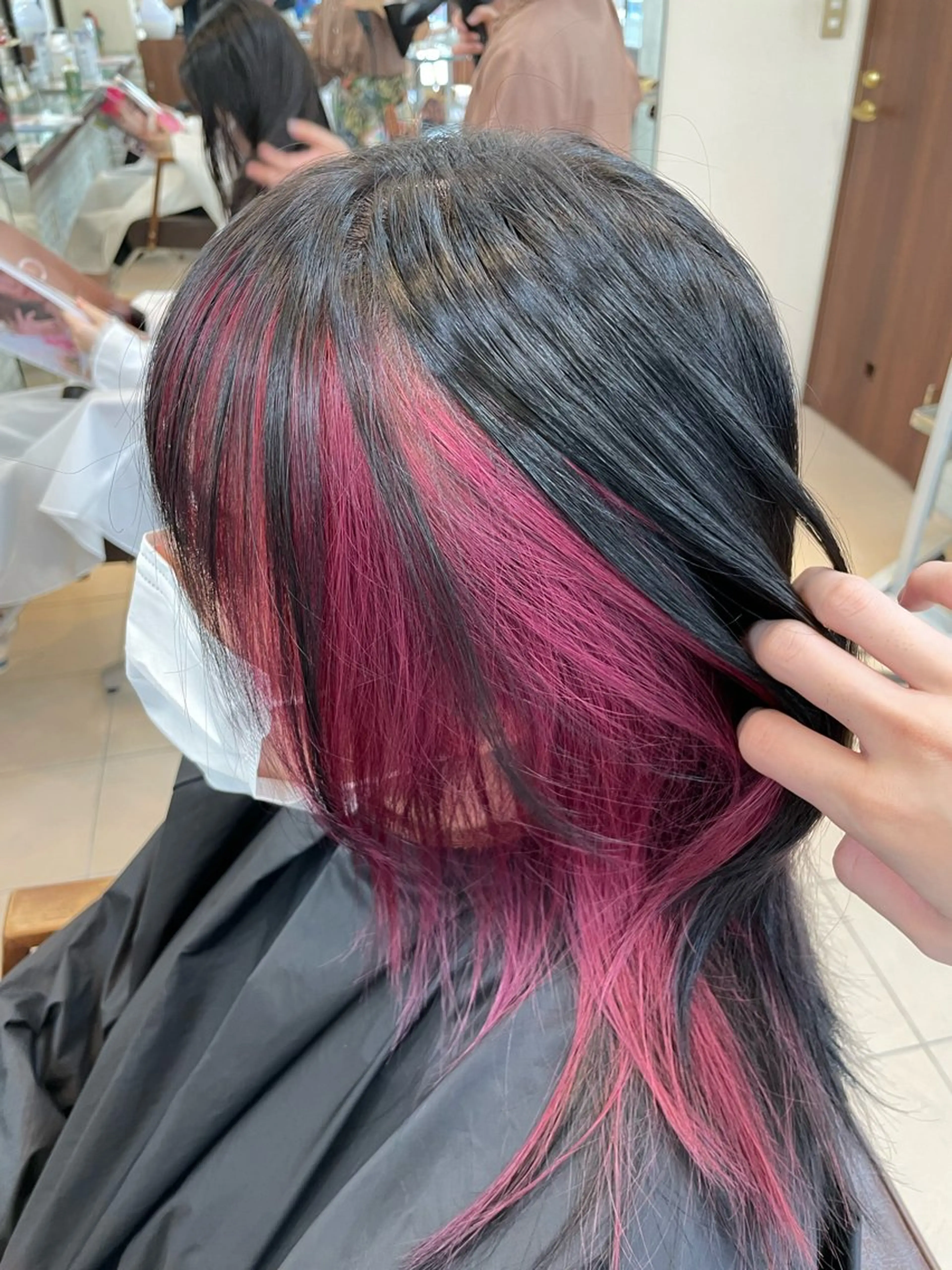 セミロング カラー ブリーチ ダブルカラー インナーカラー 髪質改善 トリートメント 北林 秀悟のヘアスタイル
