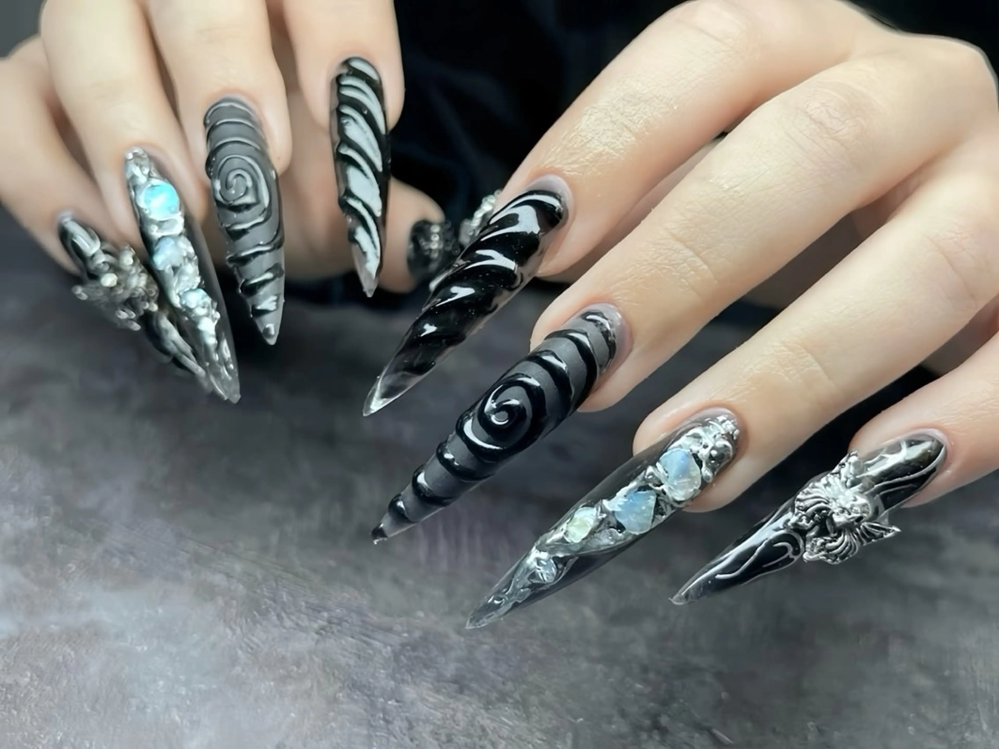 ネイル アートネイル ハロウィン ロングネイル スカルプネイル ネイルチップ ハンドネイル Rin Nail 新大久保店のネイルデザイン