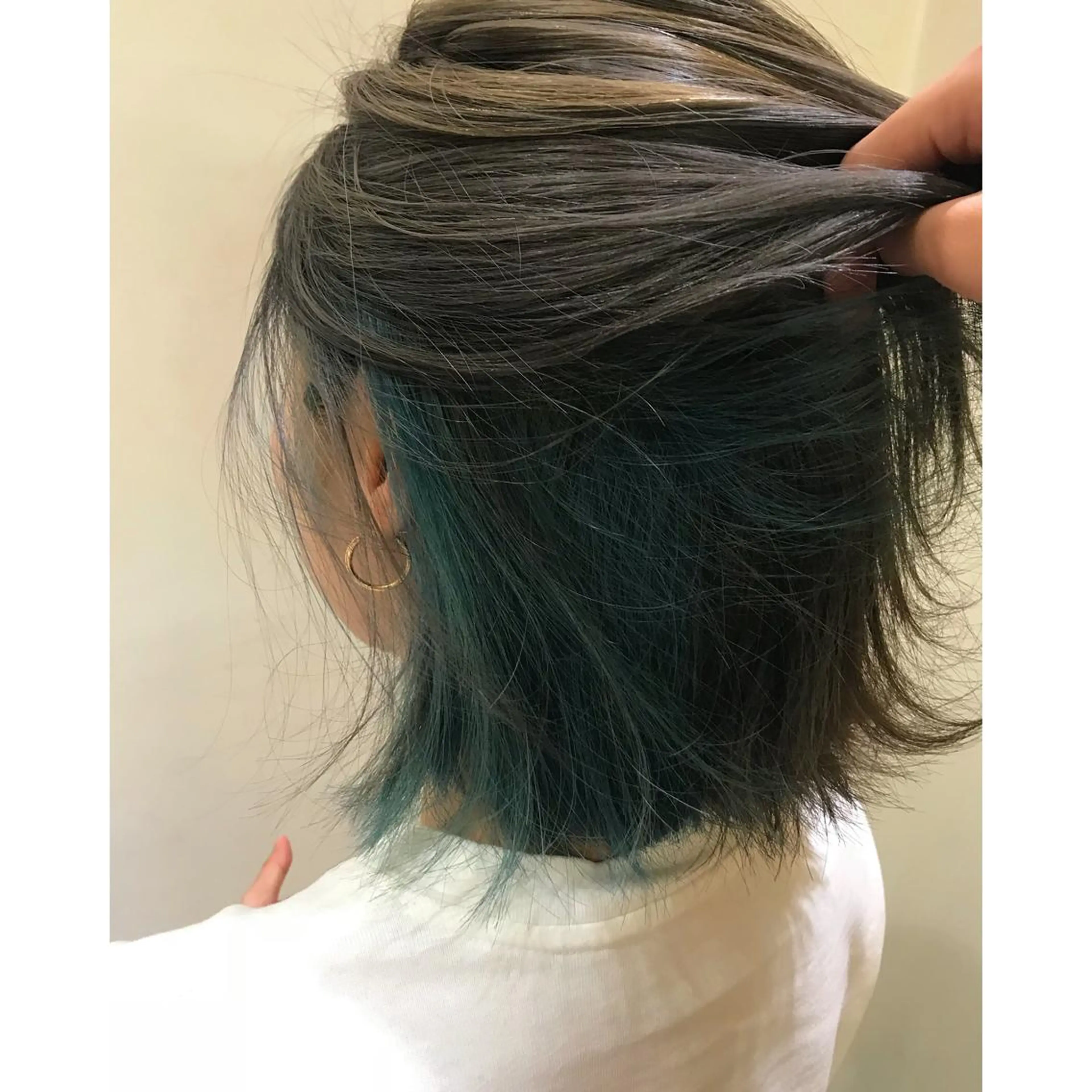 ミディアム カラー ブリーチ グレージュ 坂西 春果のマツエク・マツパデザイン