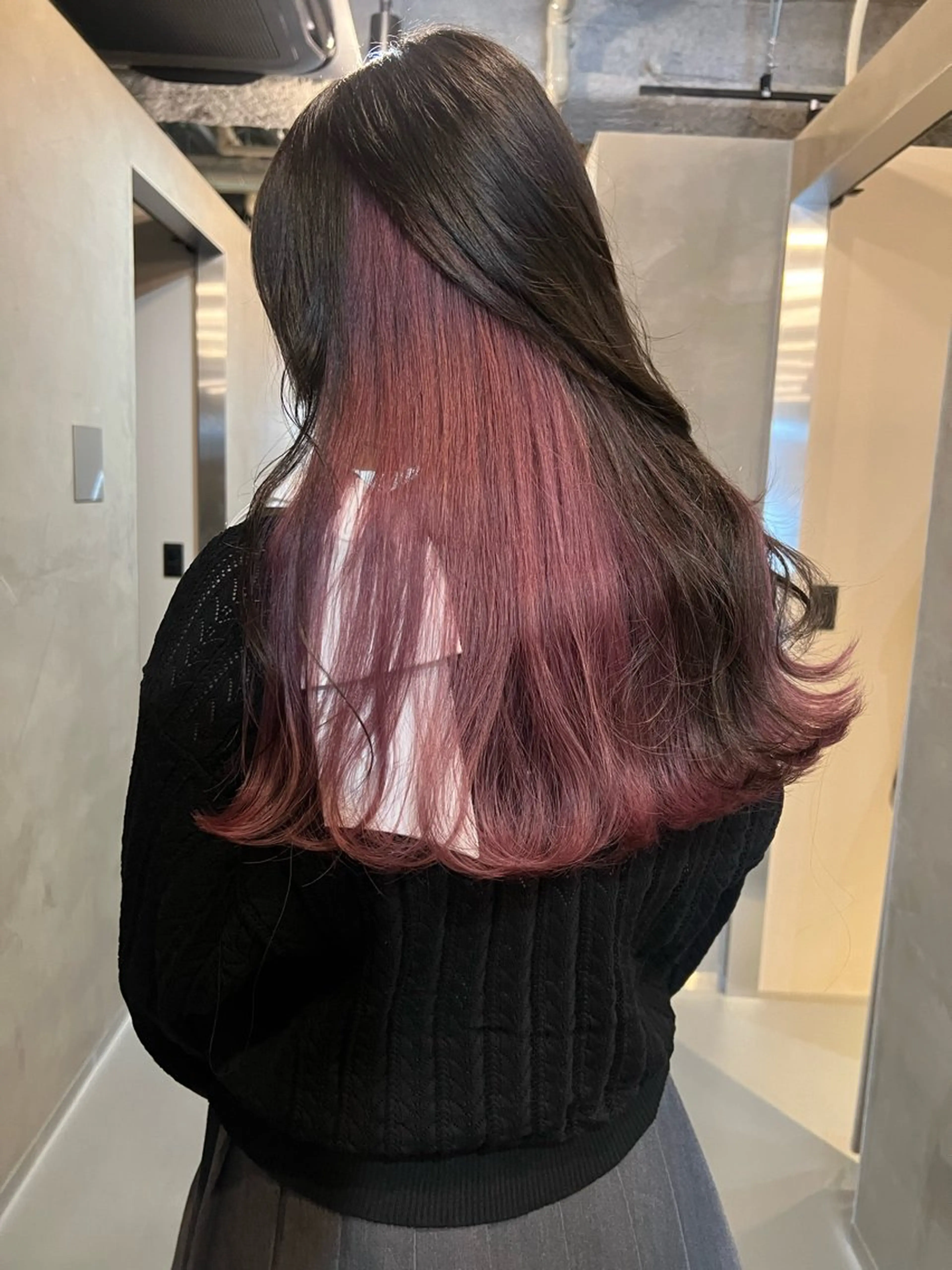 カラー カシス インナーカラー ピンクカラー 韓国🇰🇷レイヤー 似合わせ顔まわりのヘアスタイル