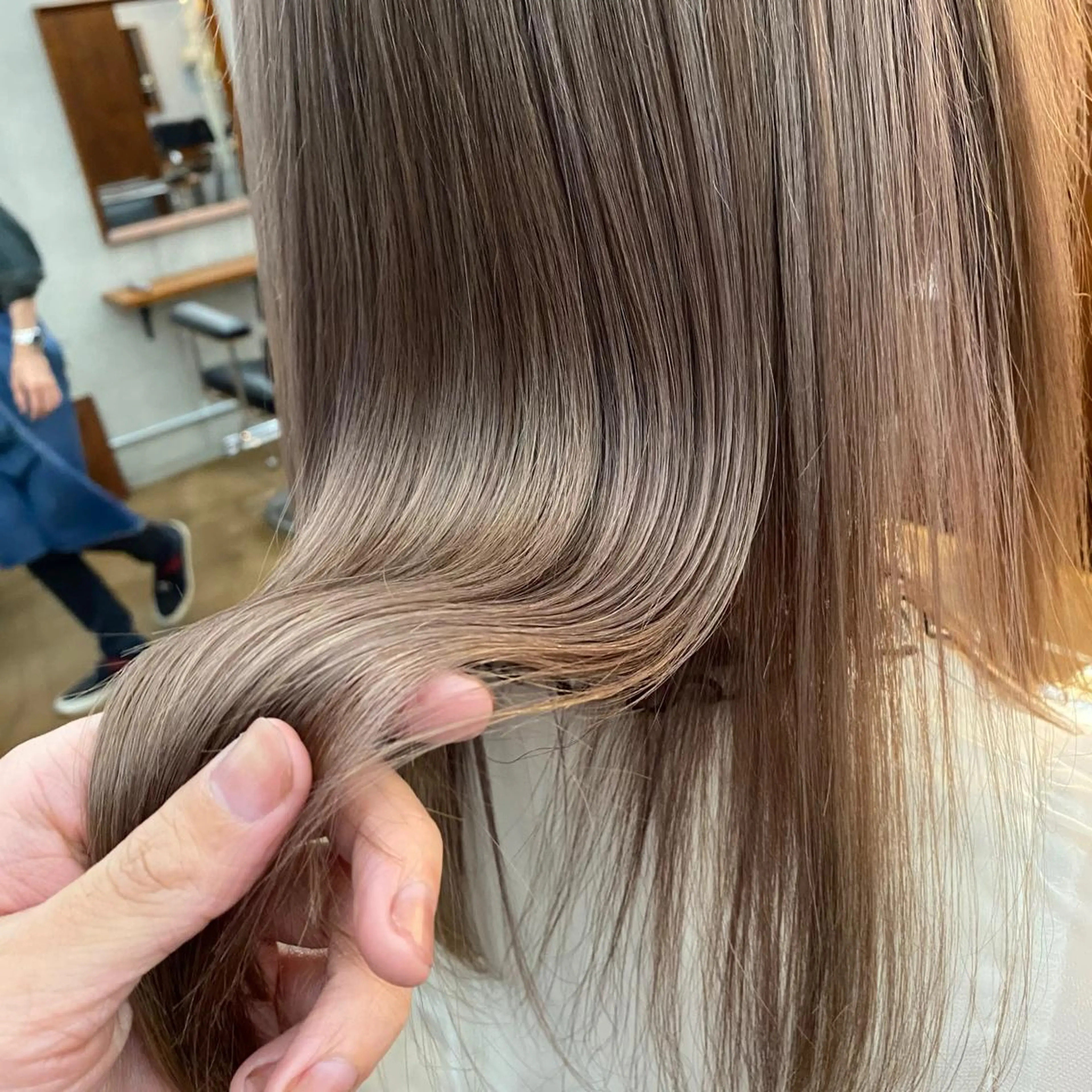 ロング カラー ブリーチ ケアブリーチ ハイライトカラー ハイライト トリートメント ハイトーン/デザイン hirokiのヘアスタイル