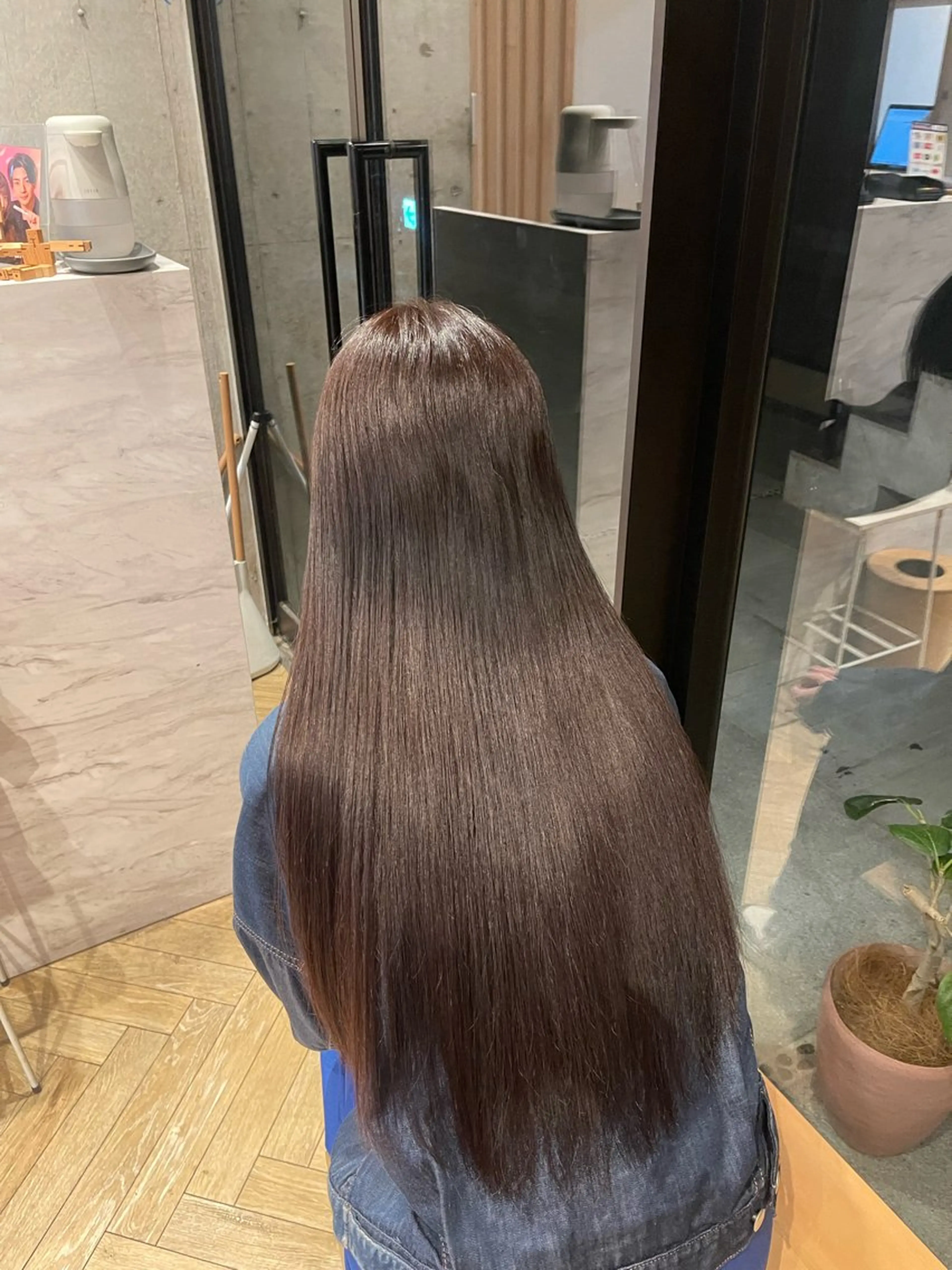 ロング カラー グレージュ 愛莉/ラベンダー/ ベージュ/ブラウンのヘアスタイル