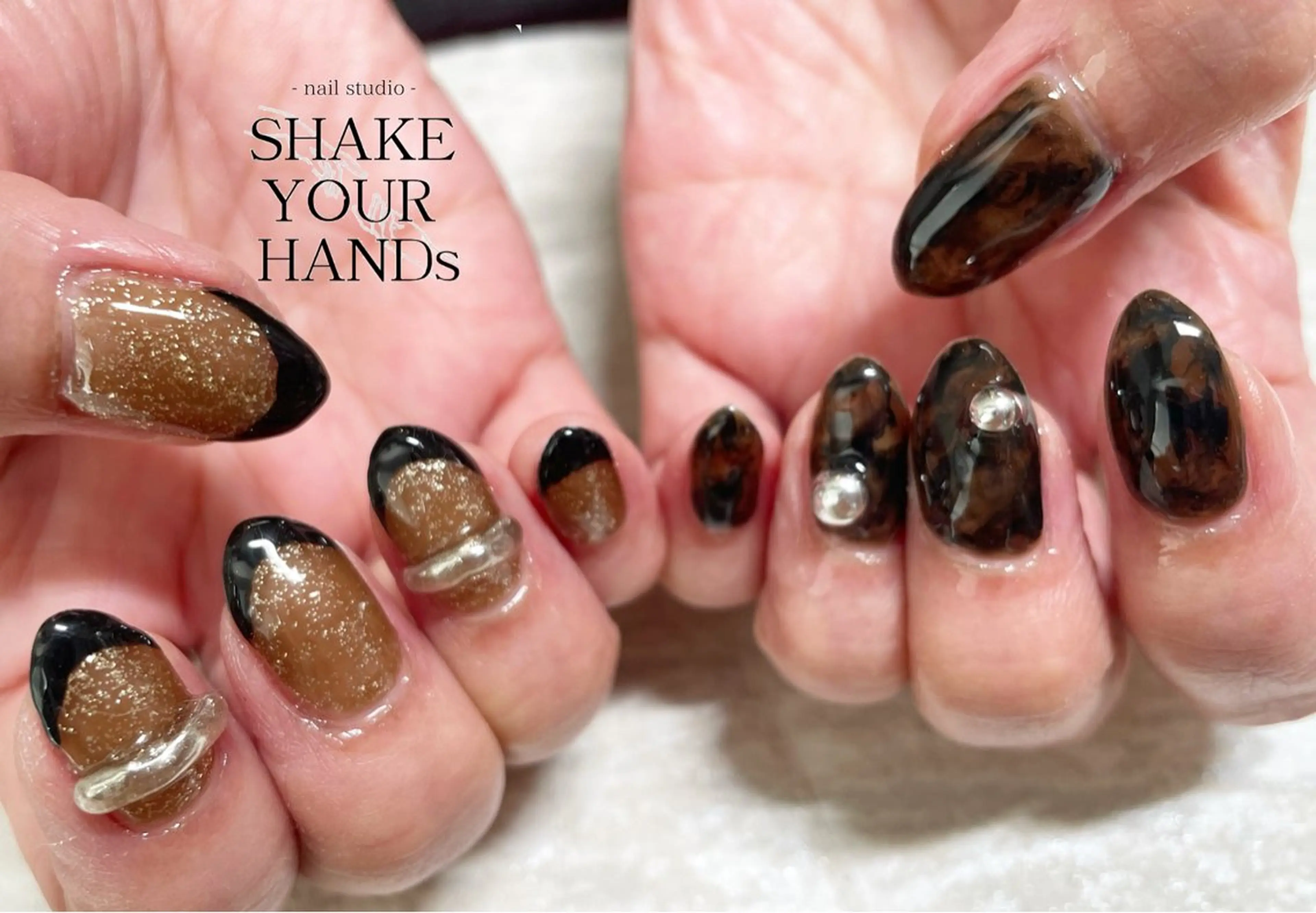 ネイル ブラウン ネイルスタジオ シェイクユアハンズのネイルデザイン
