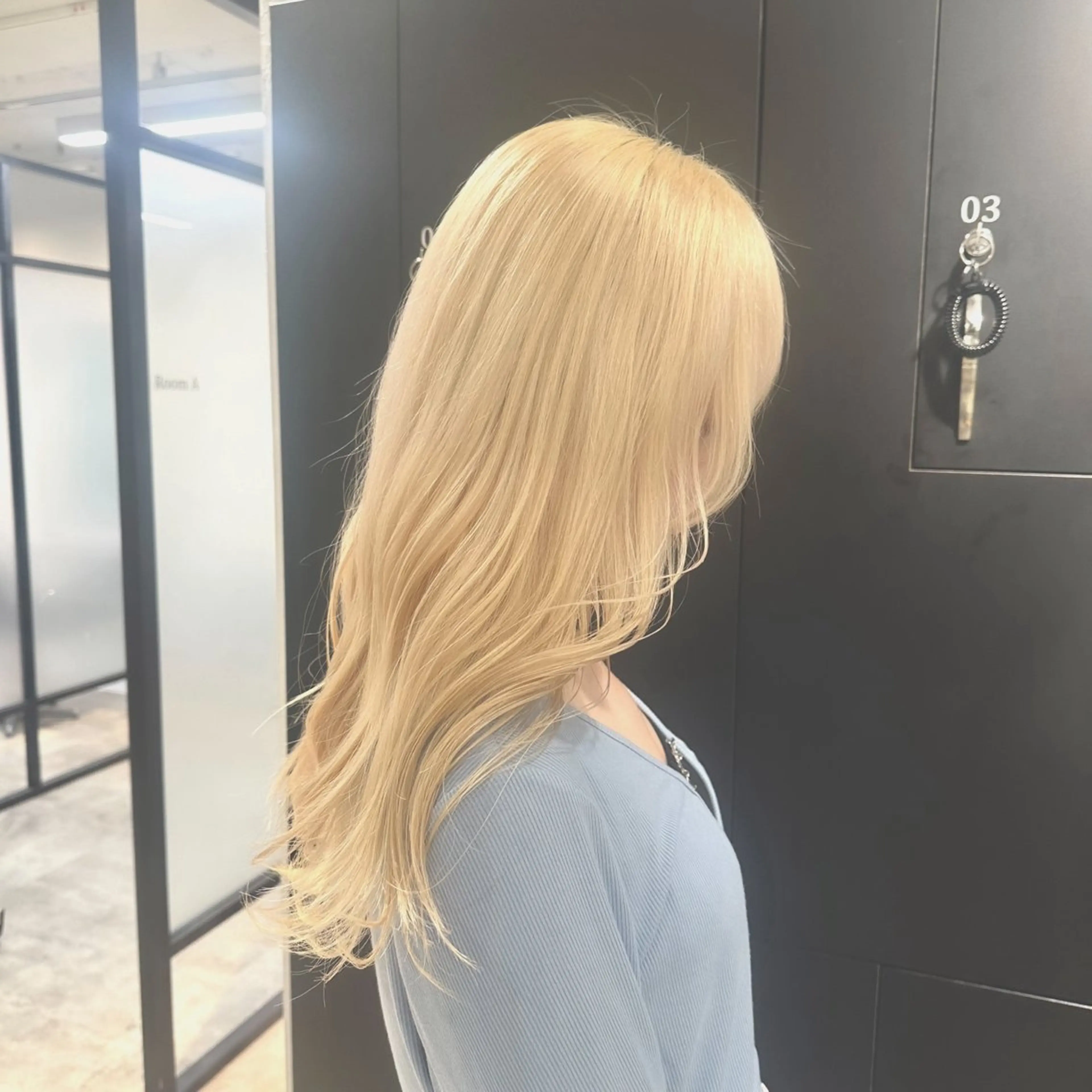 ロング カラー ヘアカラー ハイトーン･髪質改善 MIOKAのヘアスタイル