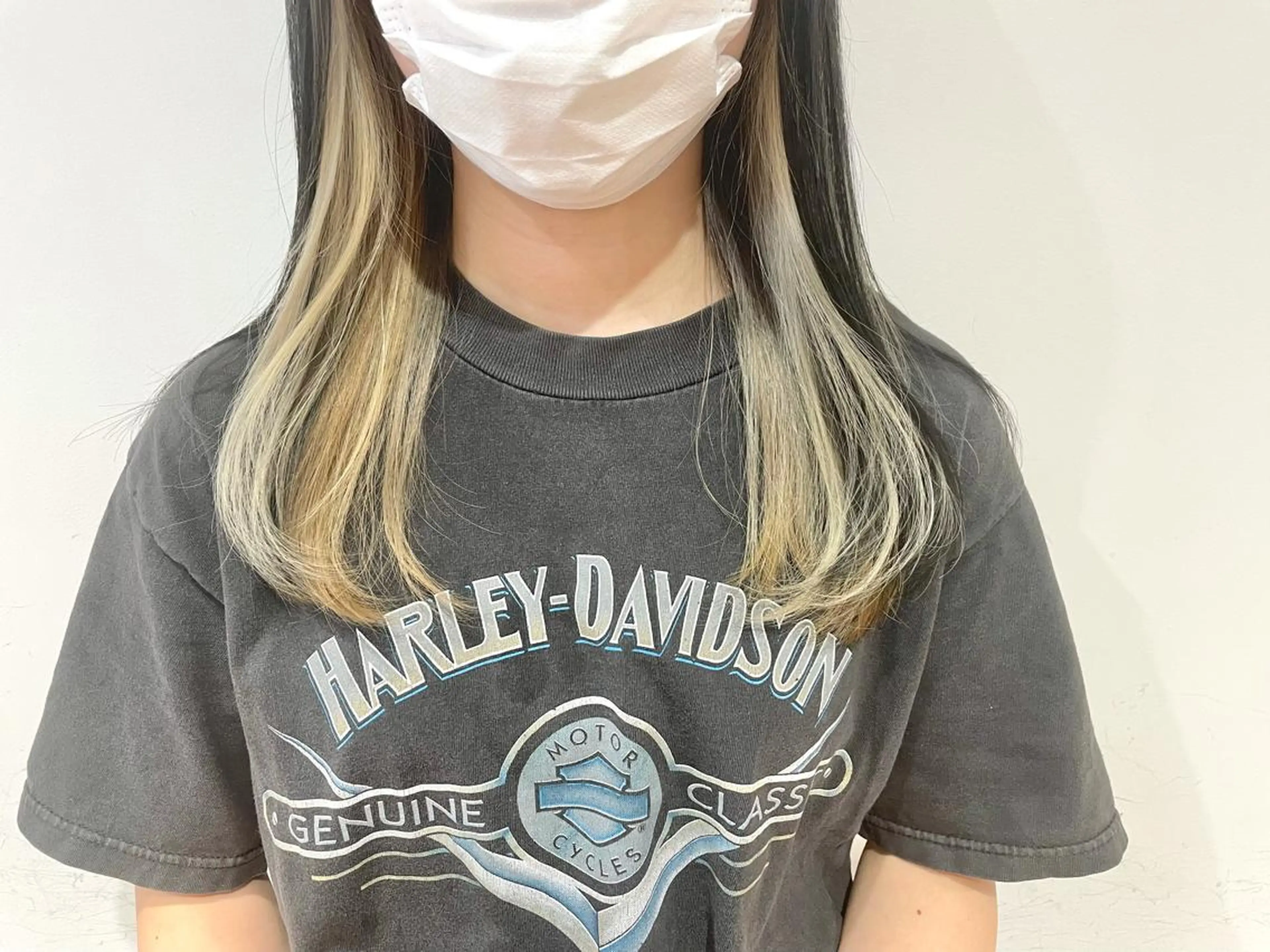 ロング カラー 抜きっぱなしブロンド 🌈🌸あおき みちる🌟💗のヘアスタイル