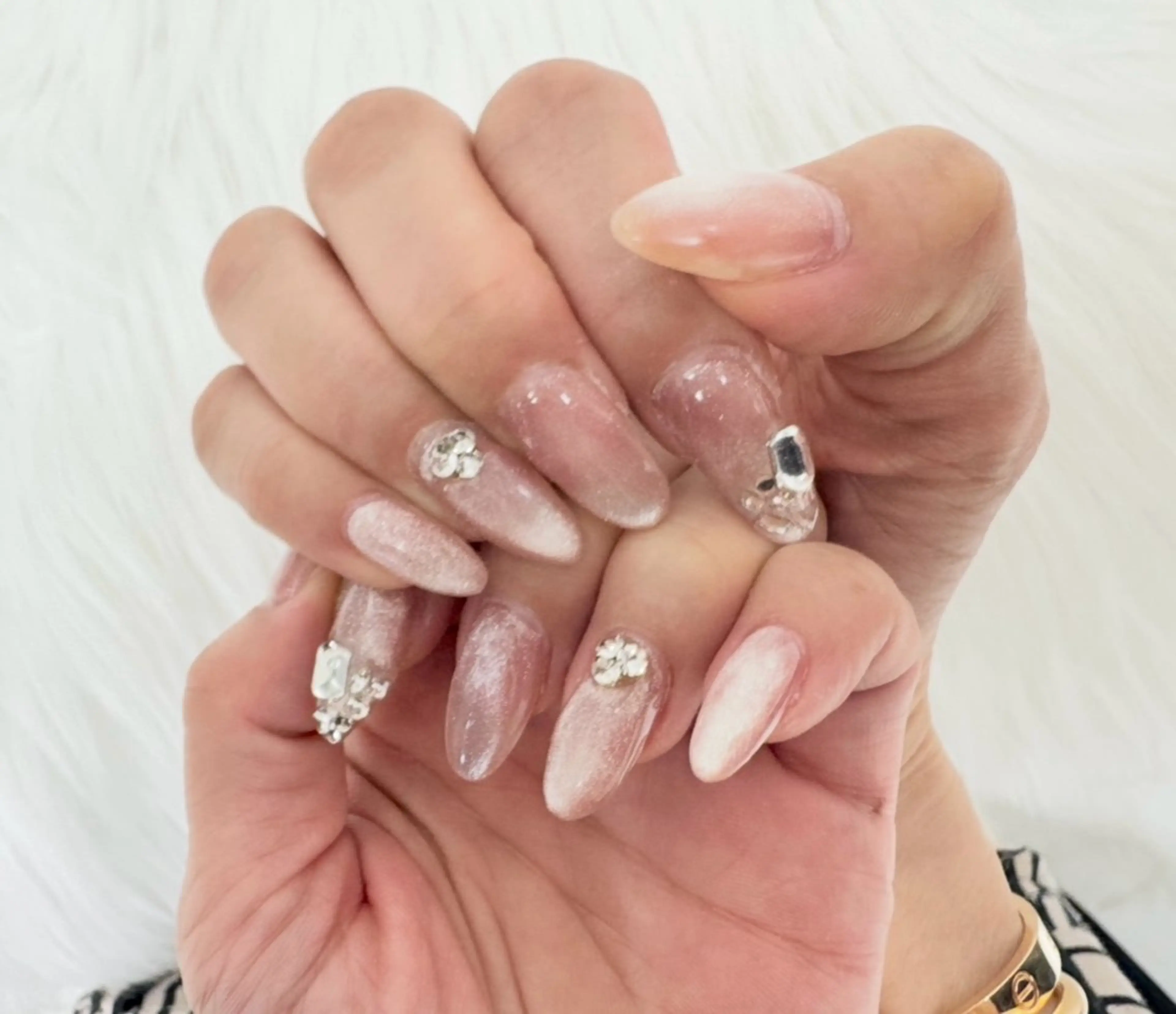 ネイル フレンチネイル ジェルネイル ガラスフレンチ ハート マグネットネイル ハンドネイル Queeens nailのネイルデザイン