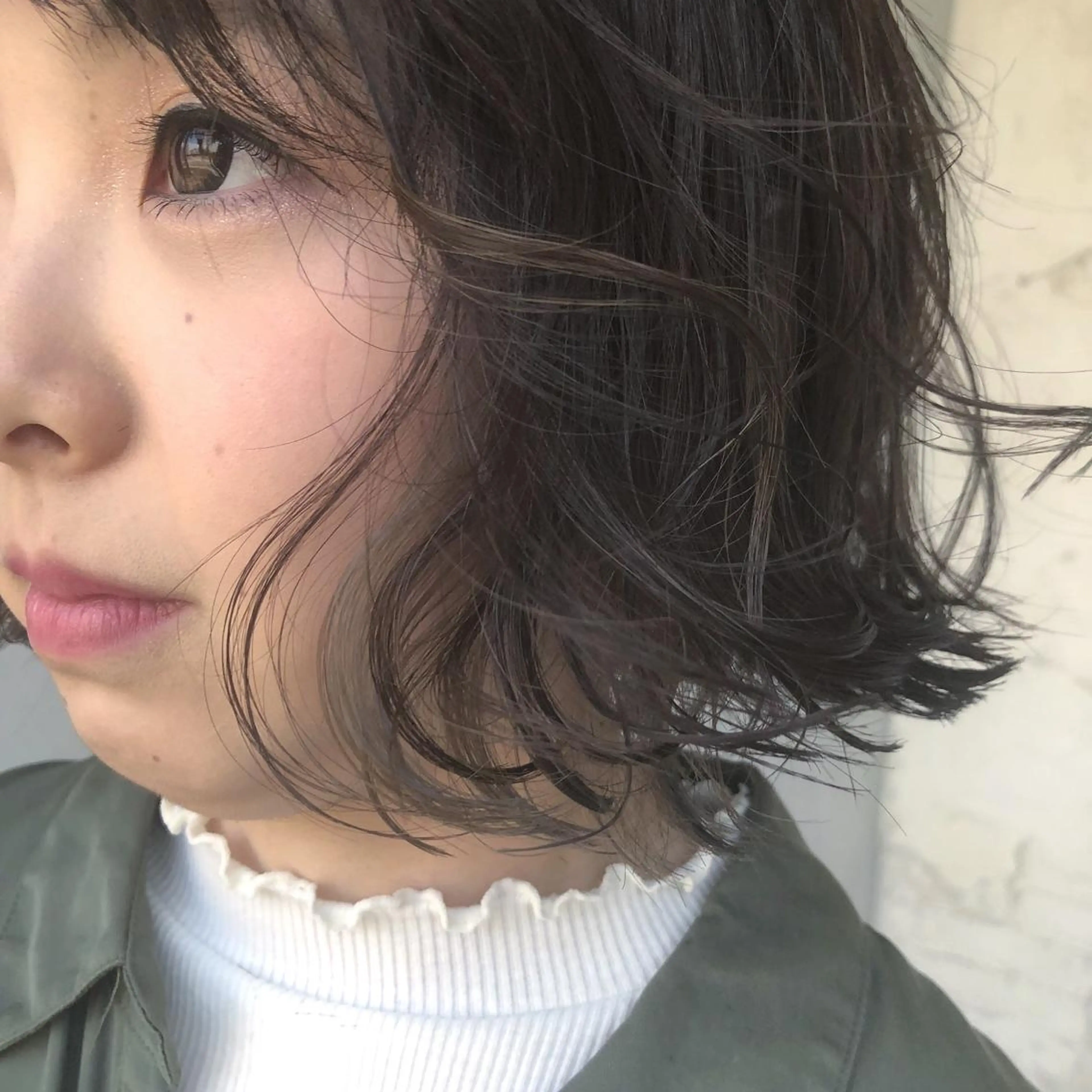 ミディアム カラー ベージュカラー インナーカラー ホワイトベージュ ORIKA 美容室のヘアスタイル