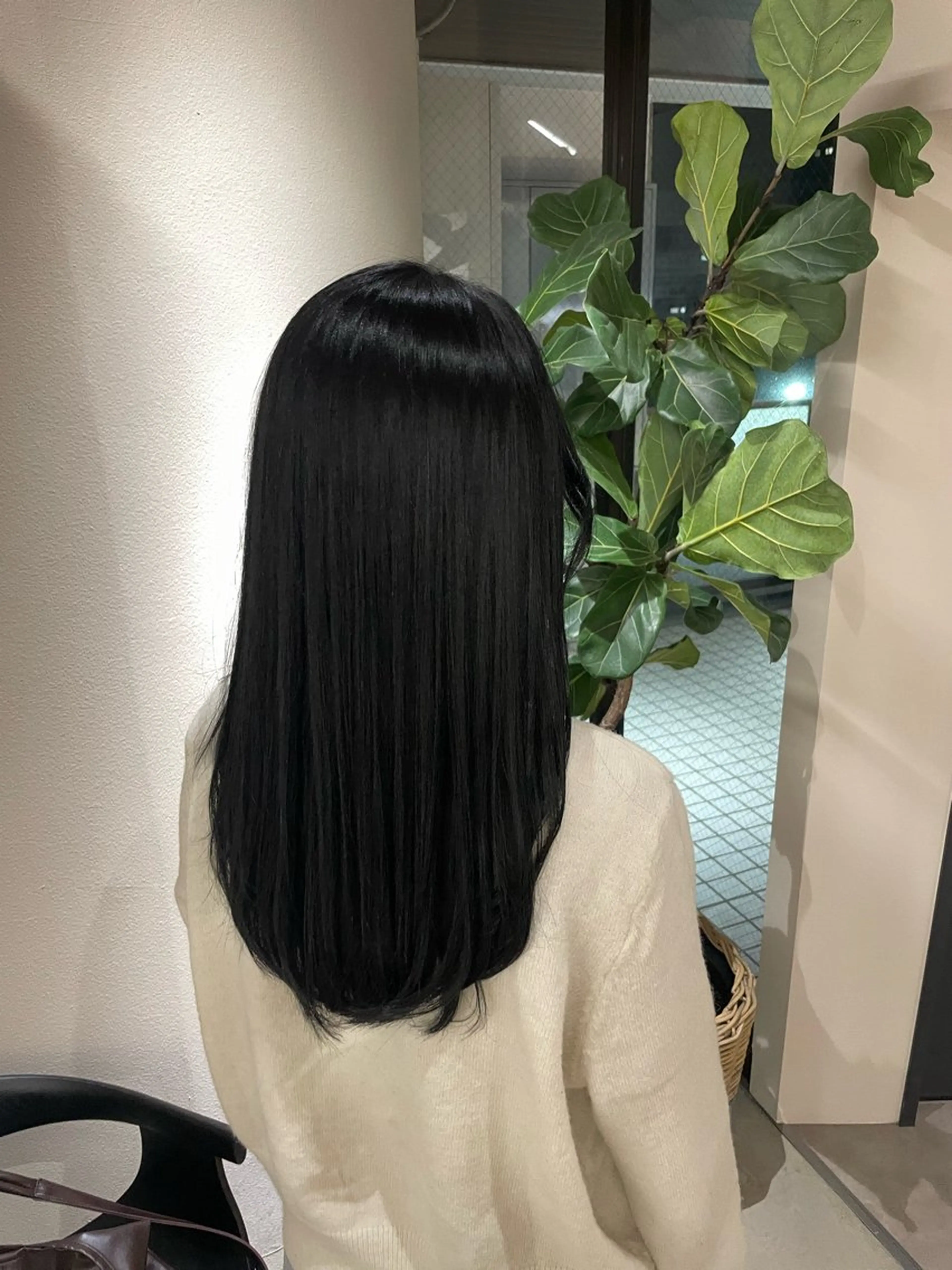 RONND メイのヘアスタイル