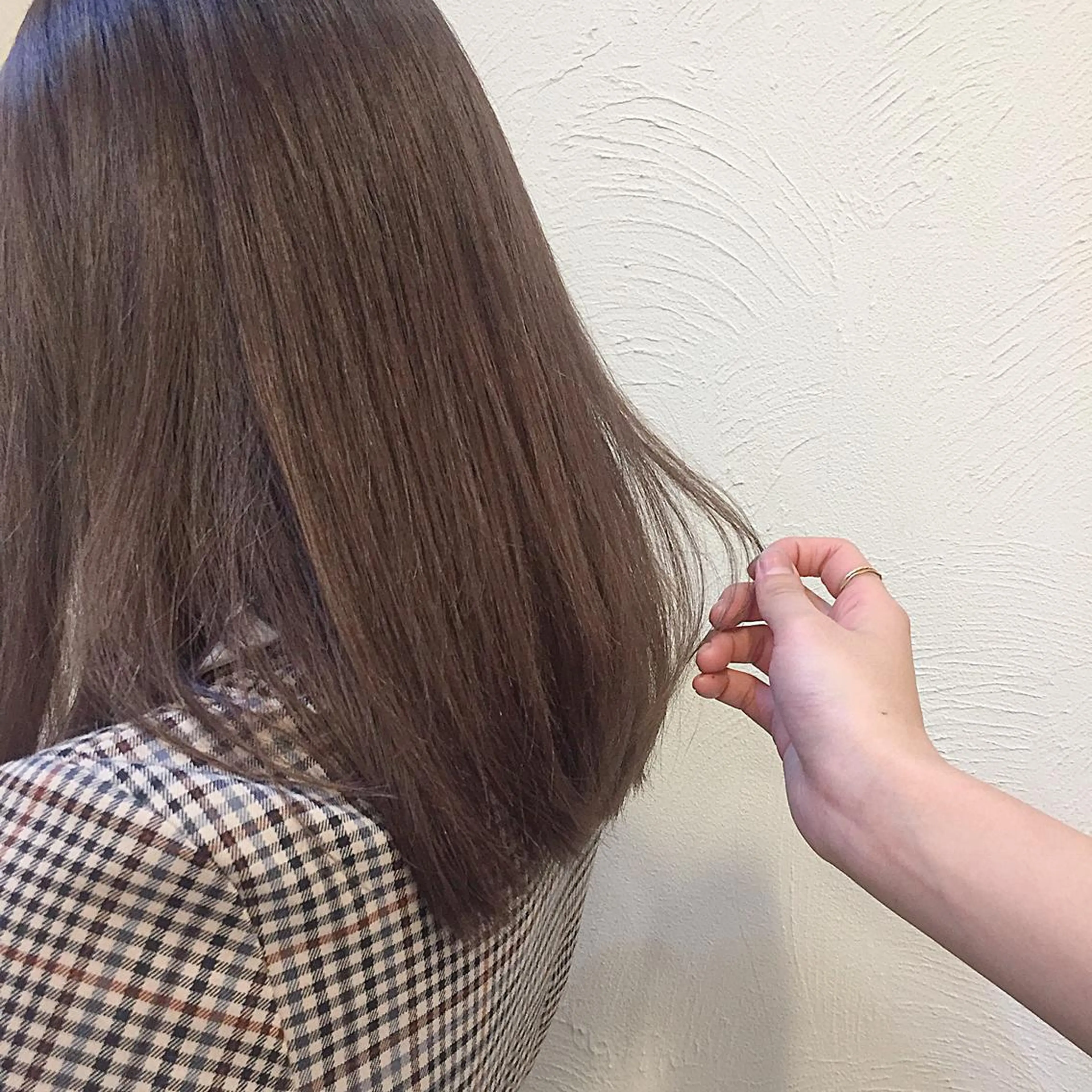 ミディアム カラー ヘアカラー トリートメント PHIDGE所属・山下 千明のヘアスタイル