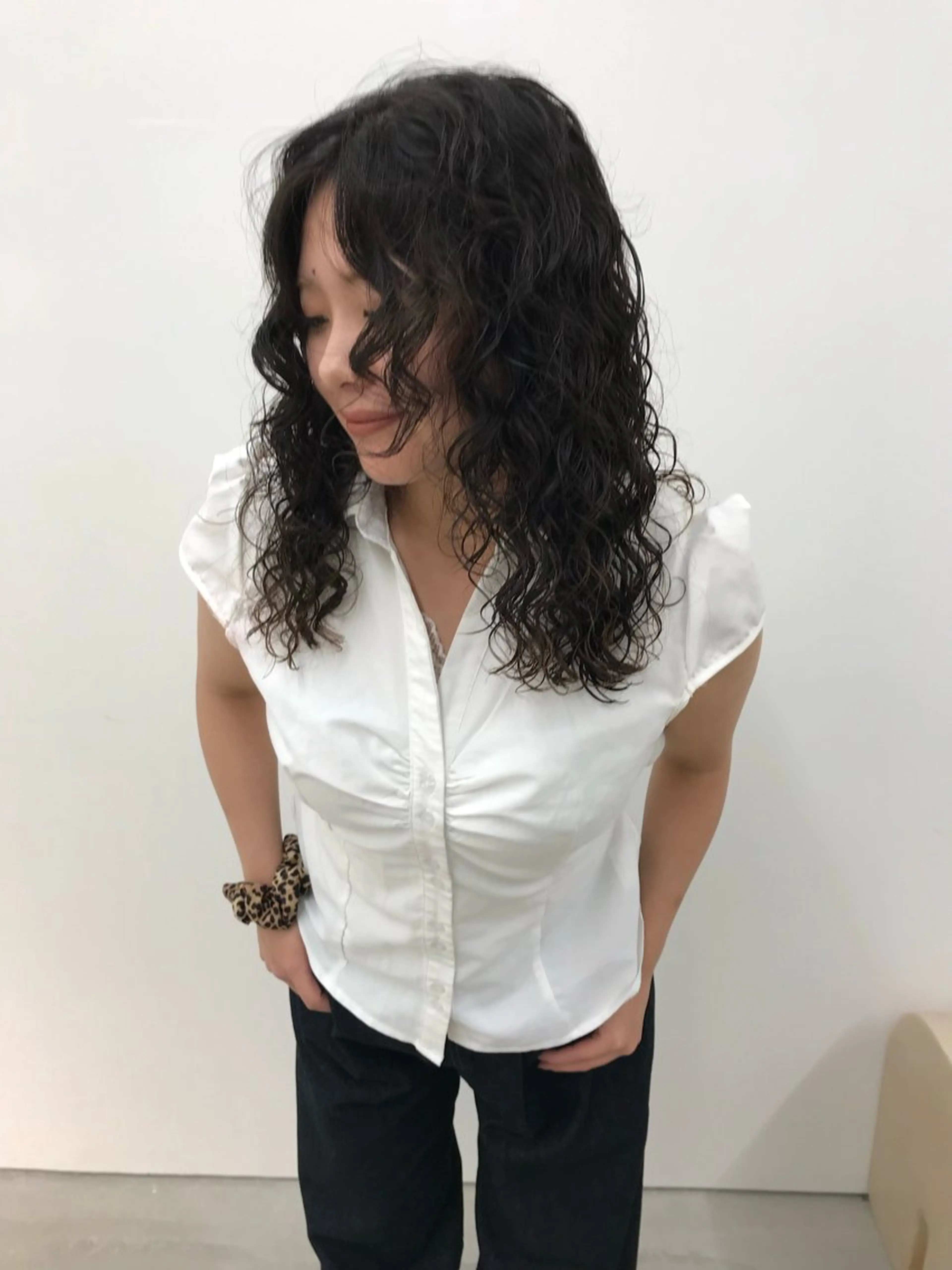 セミロング カラー パーマ 透明感艶カラー/ リュウジンキョウカのヘアスタイル