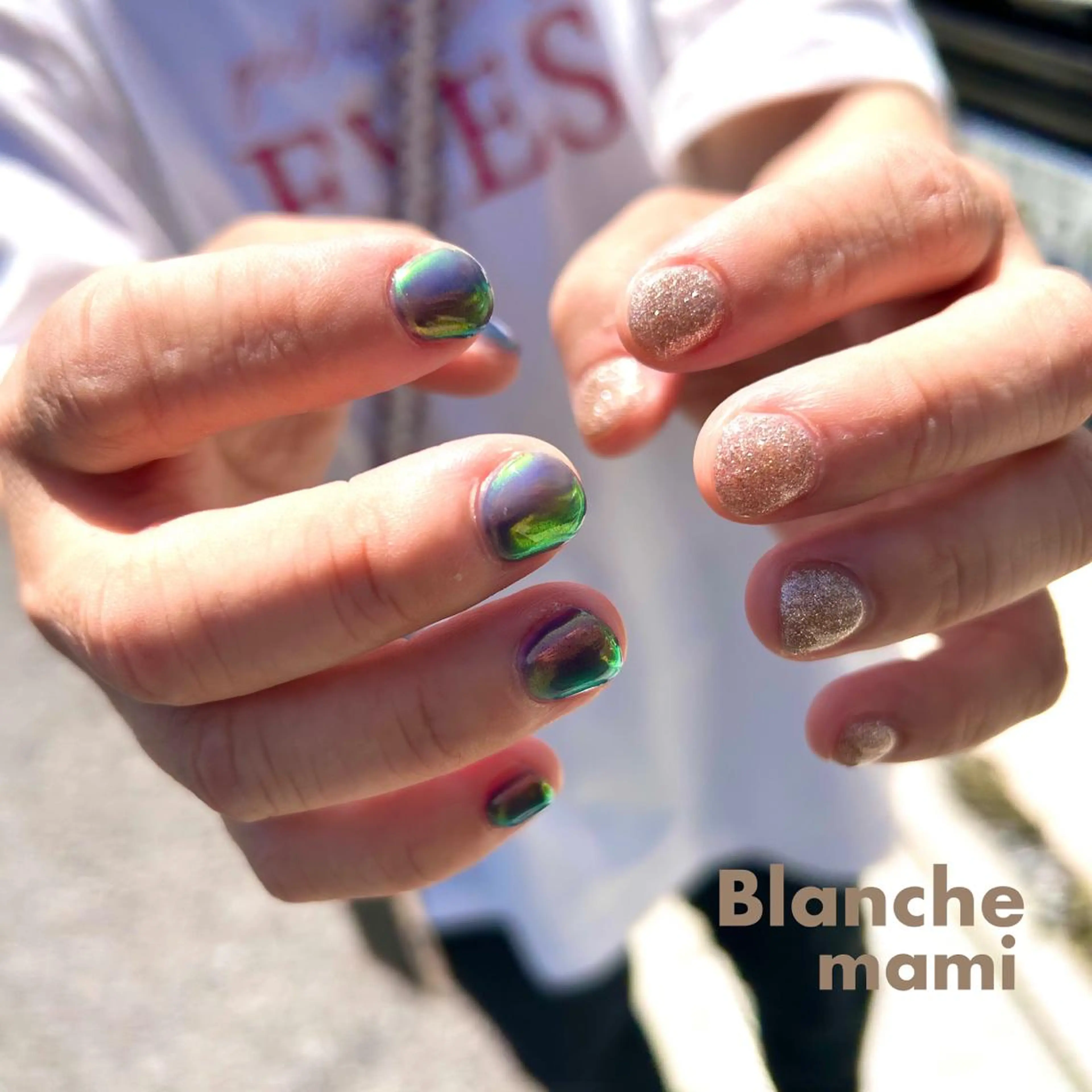 ネイル オーロラネイル フラッシュネイル ミラーネイル nail salon amyのネイルデザイン