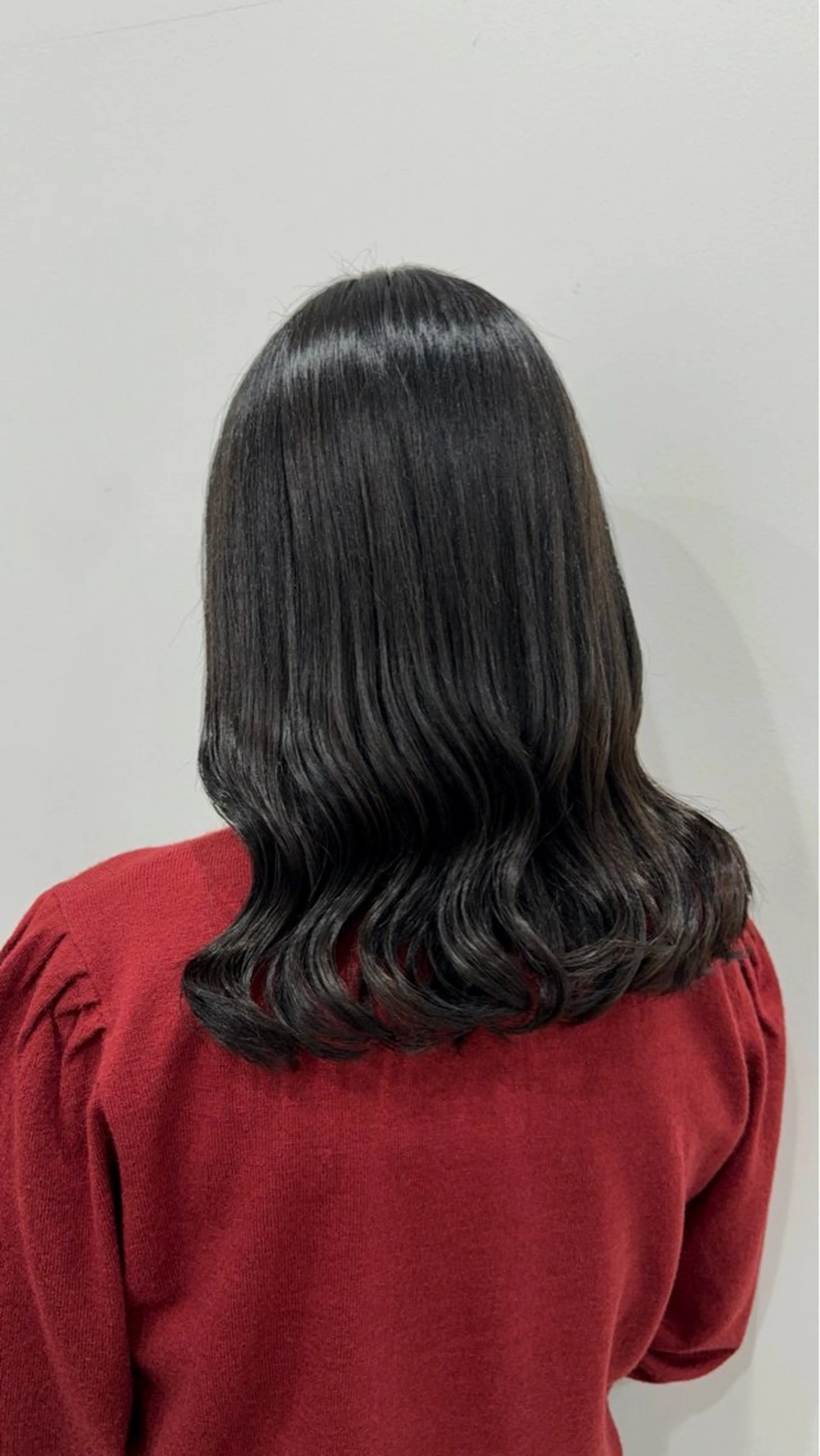 セミロング カラー ブルーカラー カット ヘアカラー トリートメント ニシザカ マナのヘアスタイル