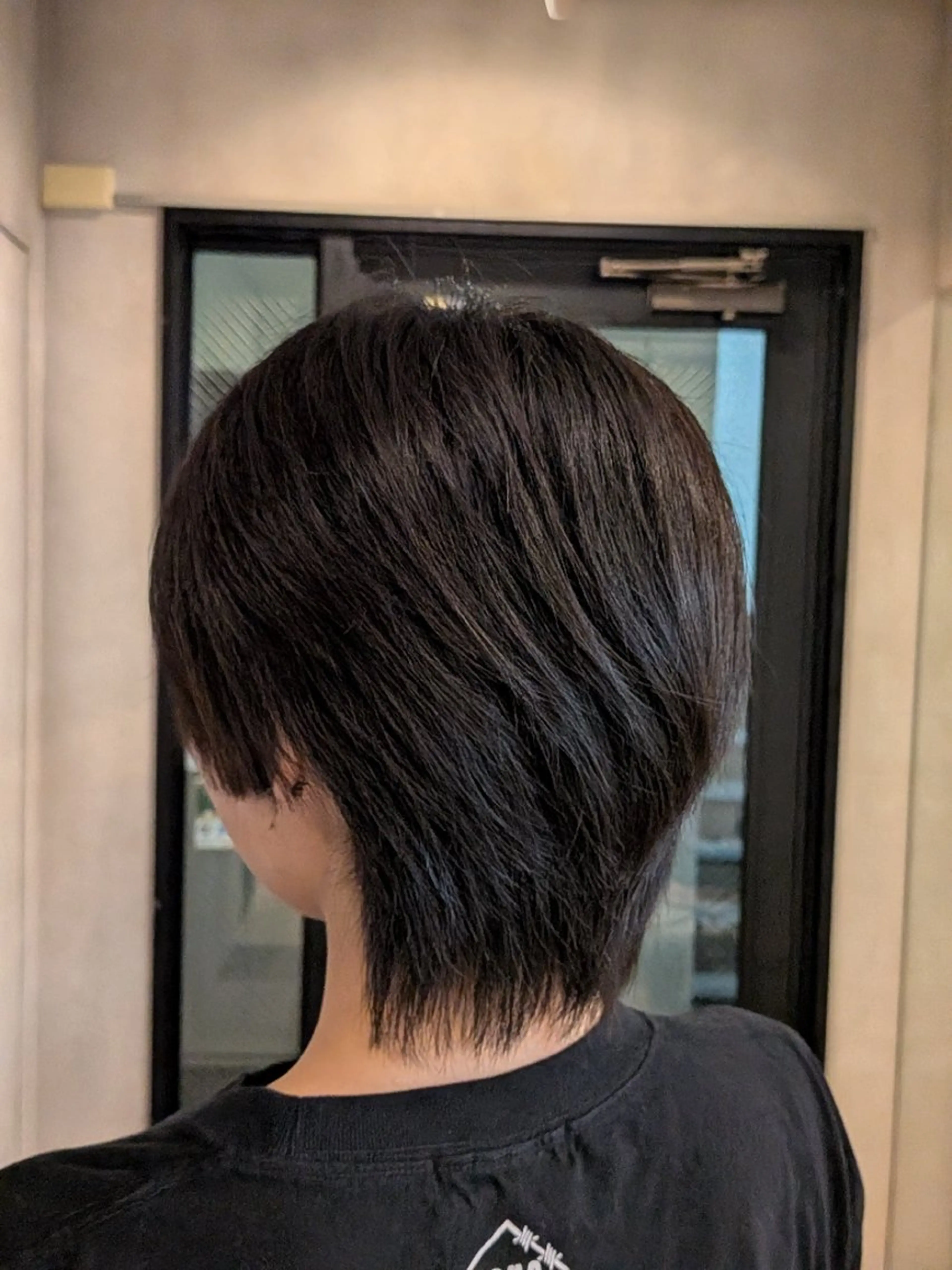 ミディアム 伊藤 翼のヘアスタイル