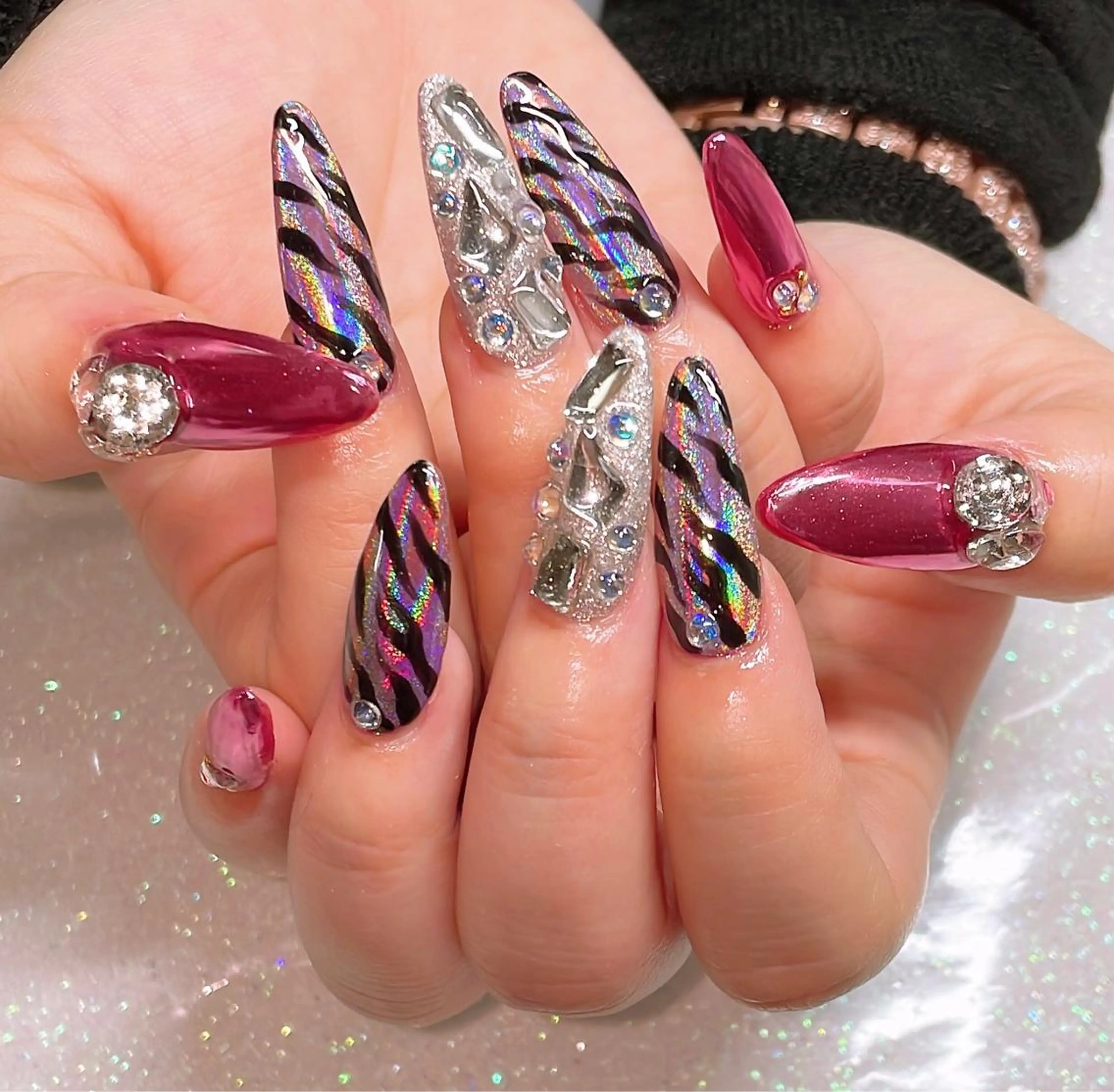 ネイル ハンドネイル VIERU 🌈🎀💖のネイルデザイン