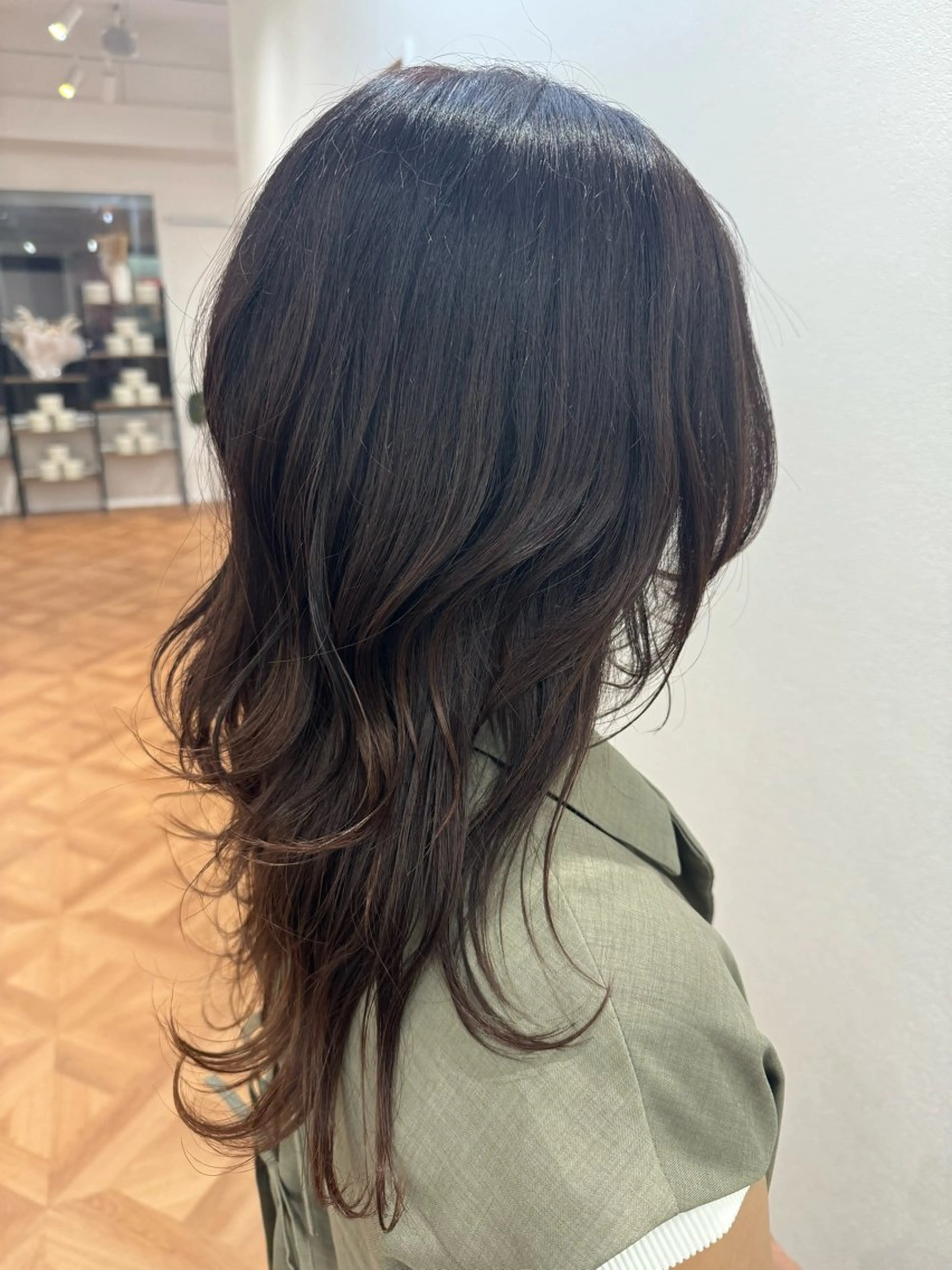 ロング ハイレイヤー レイヤーカット ロング ウルフカット カット トリートメント 佐々木 有彩のヘアスタイル