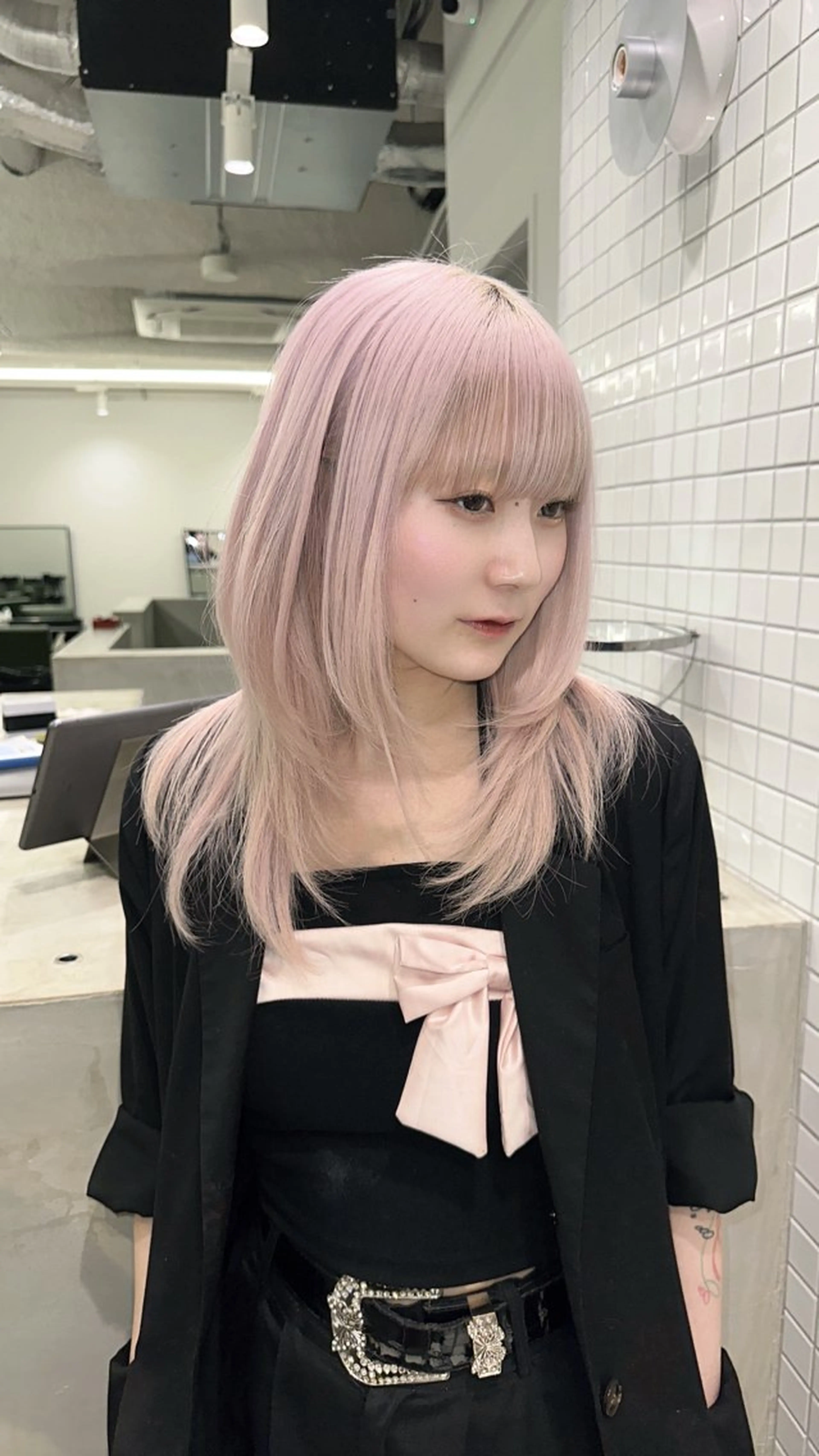 ロング カラー ヘアカラー ハイトーン/ピンク カラー/めい🎀のヘアスタイル