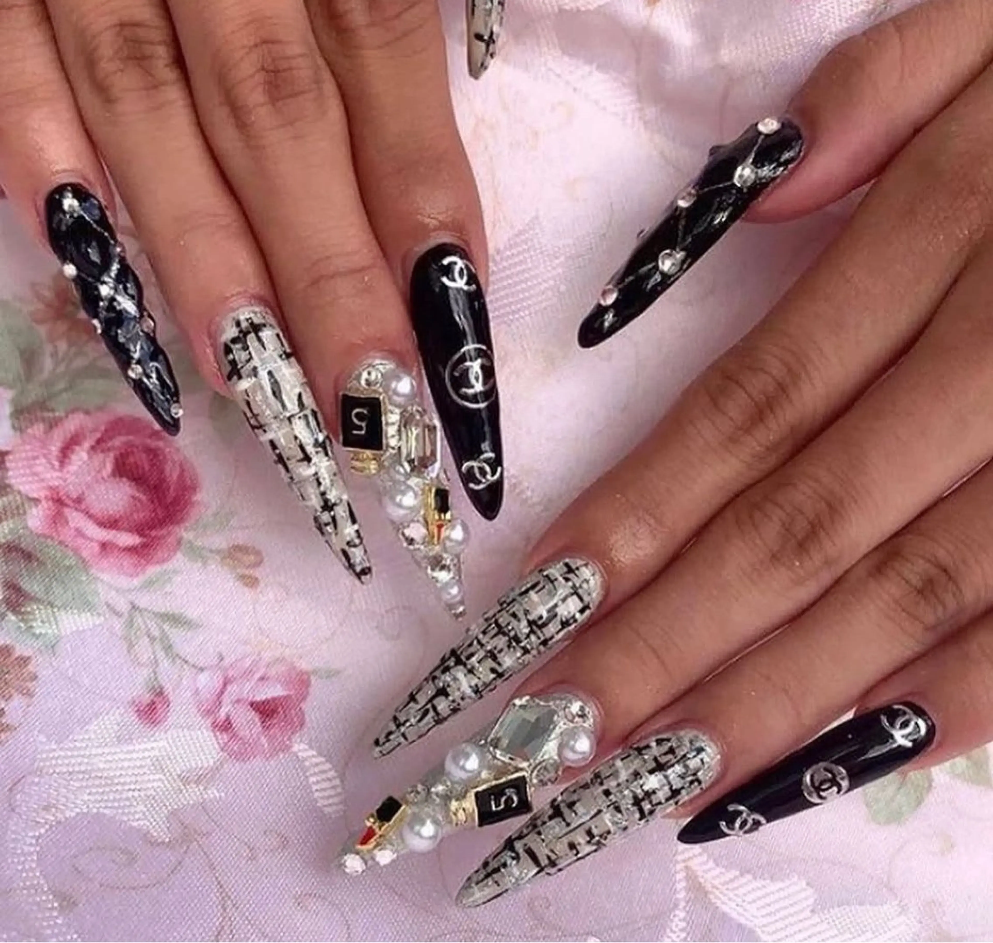 ネイル AMAGASAKI LISAのネイルデザイン