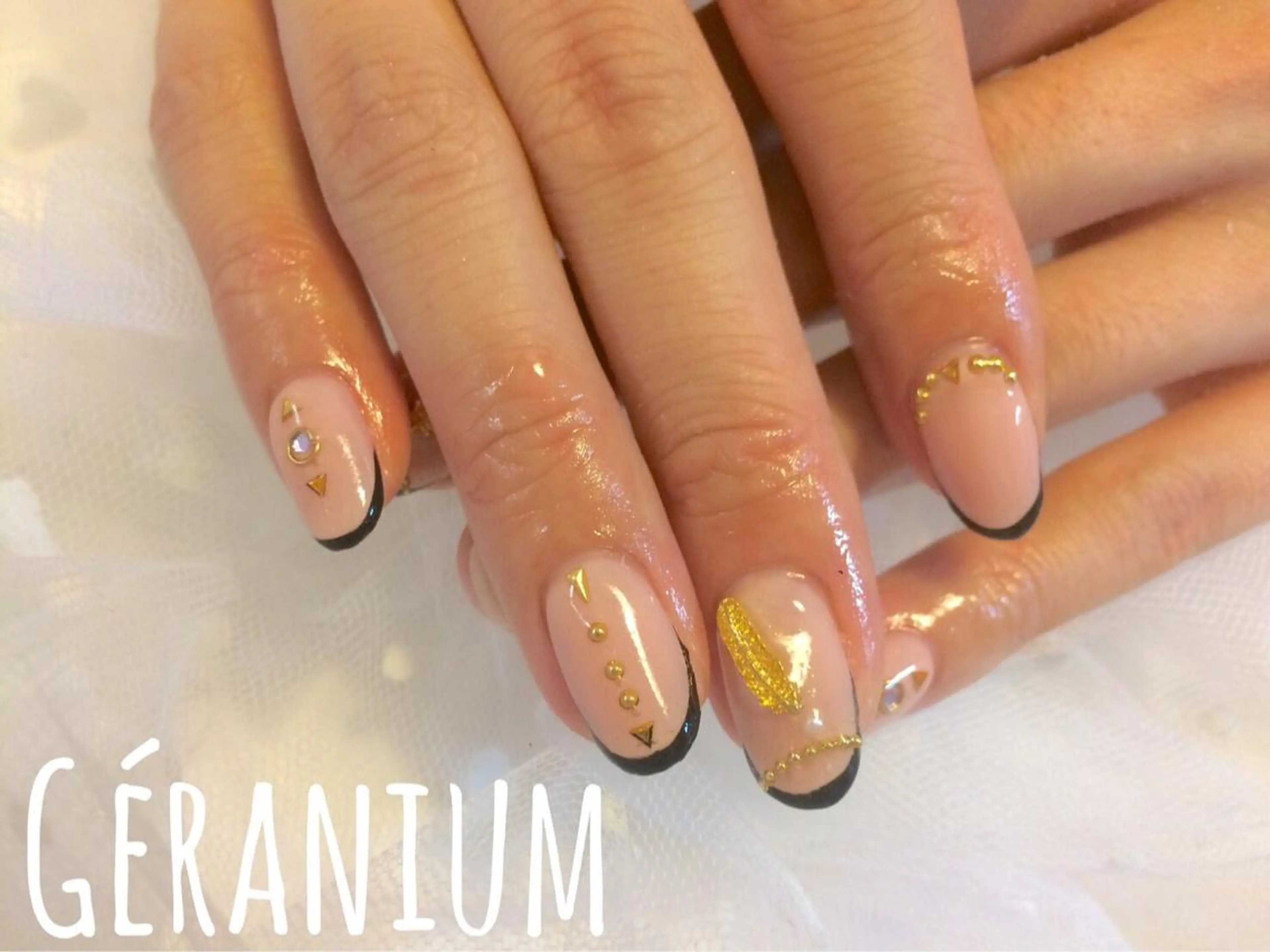 ネイル フレンチネイル GéRanium Harukaのネイルデザイン