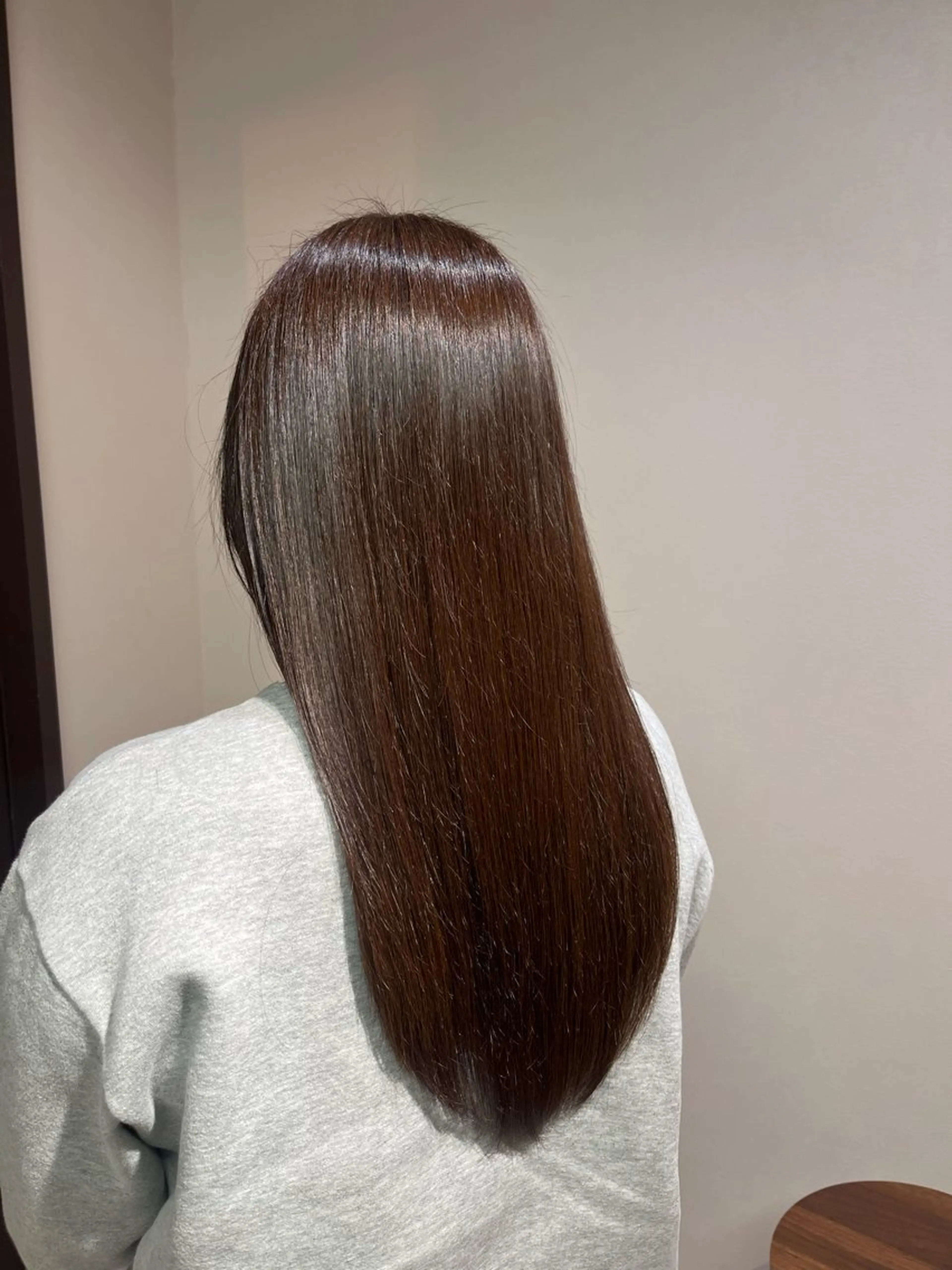 ロング カラー ブラウンカラー ダークブラウン 友 美海のヘアスタイル