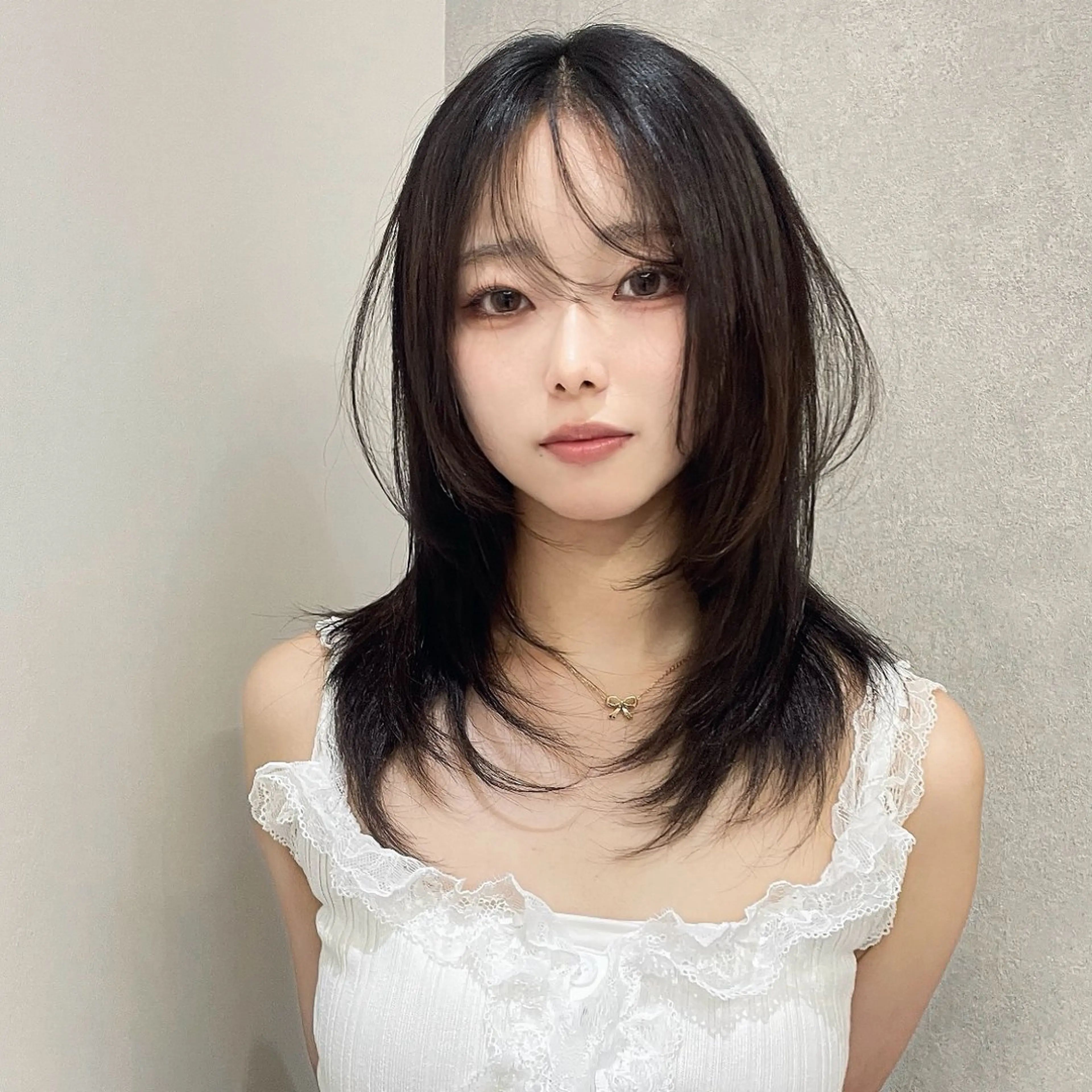 ミディアム カット ヘアカラー トリートメント ヘッドスパ ヘアセット ハッシュカット🖤✨ 顔周り/韓国ヘアのヘアスタイル