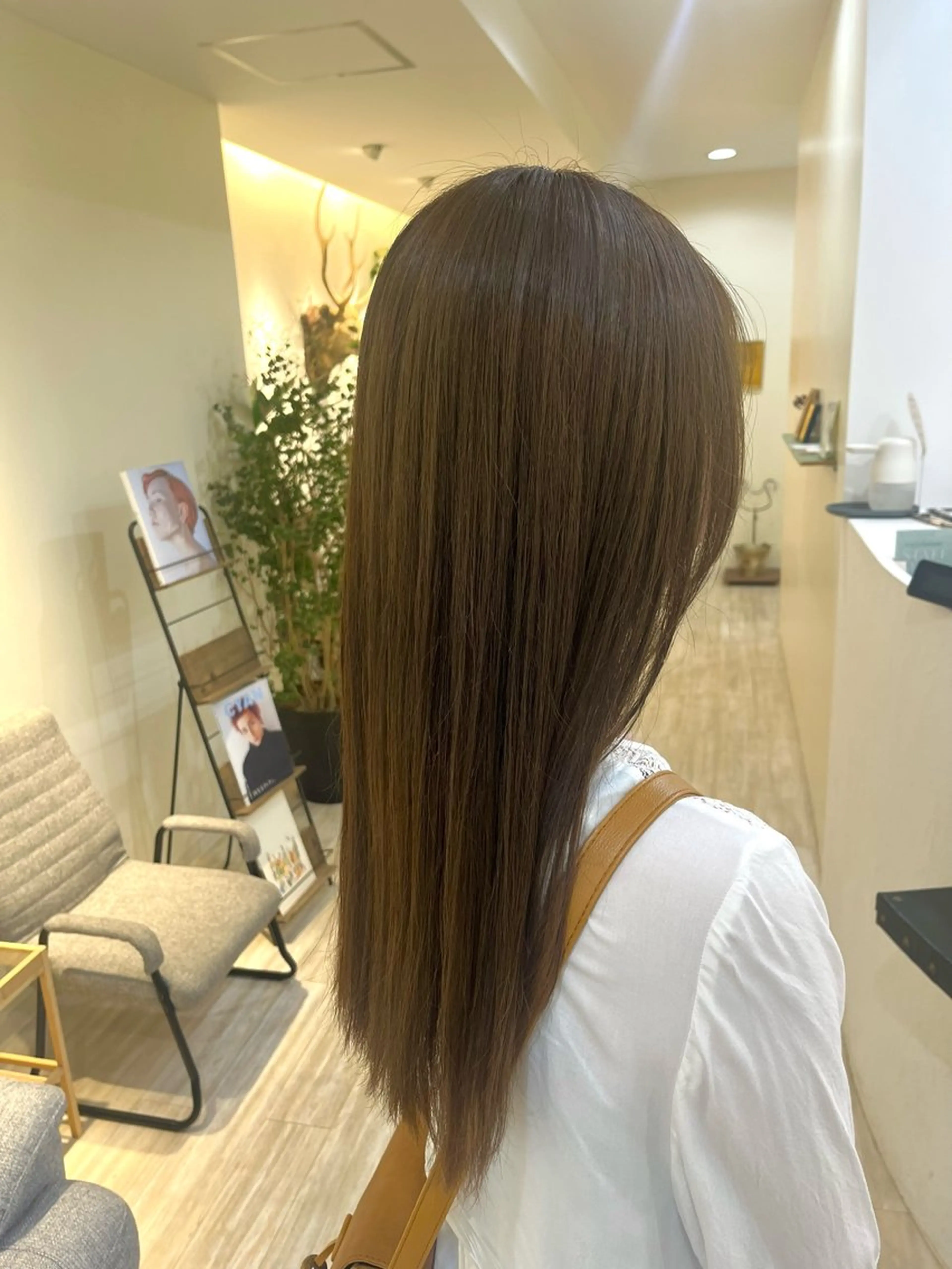 セミロング カラー つぼみ/パーマ ／レイヤー／ボブのヘアスタイル